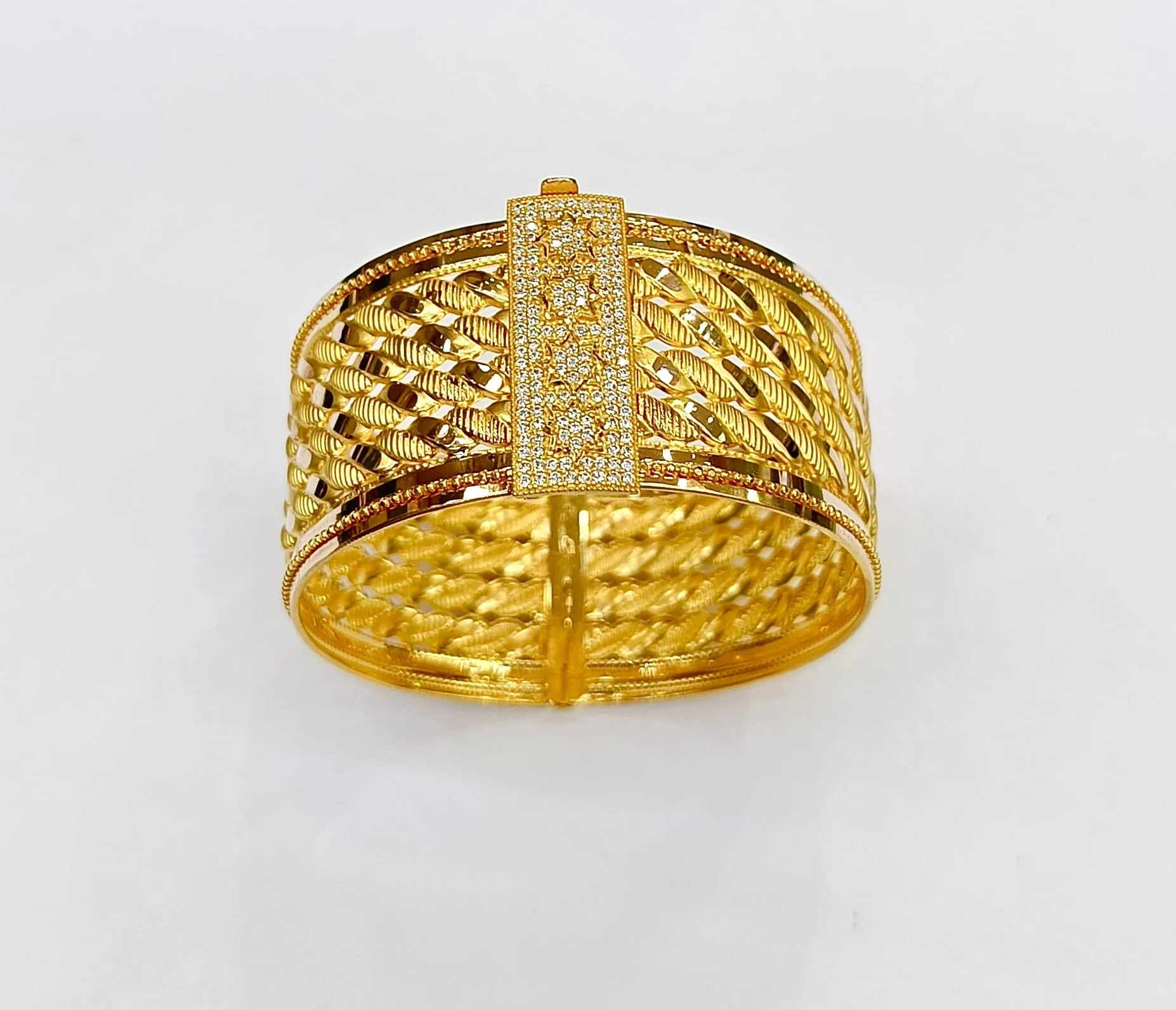 Favori Marka Taşlı Hasır Kelepçe