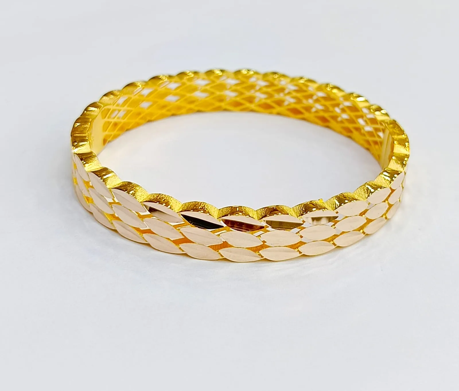 Favori Marka İtalyan Model Sarı Kelepçe