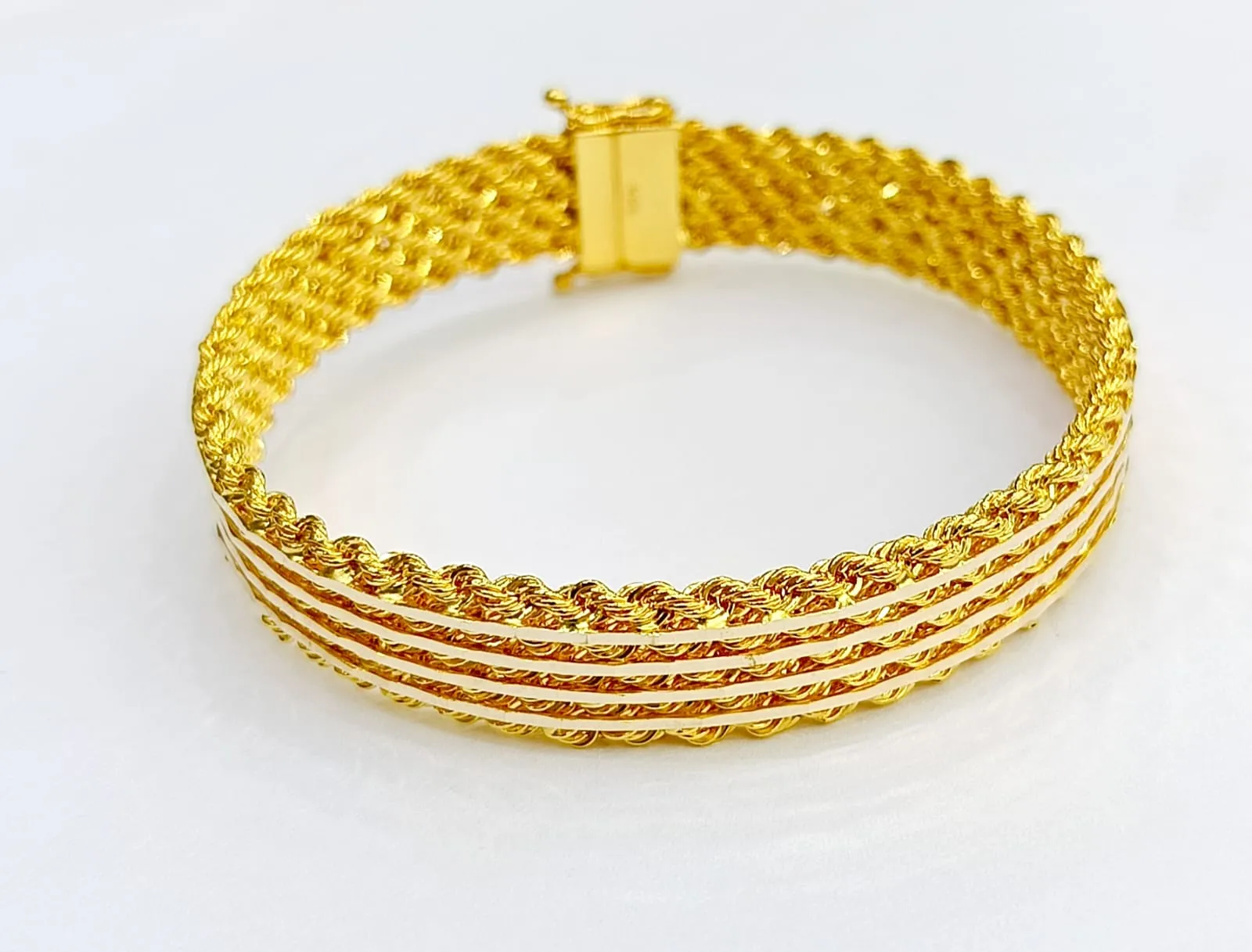 Favori Marka Desenli Kelepçe