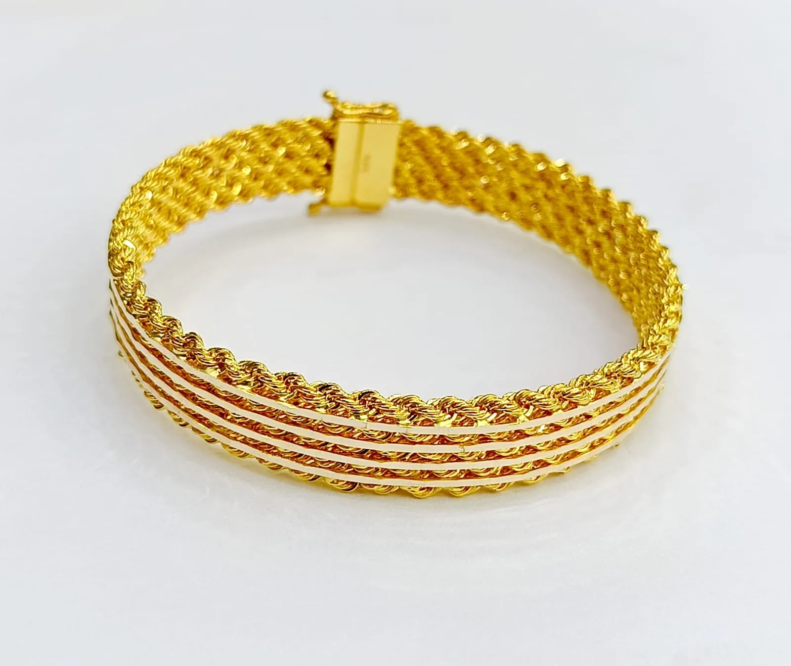 Favori Marka Desenli Kelepçe