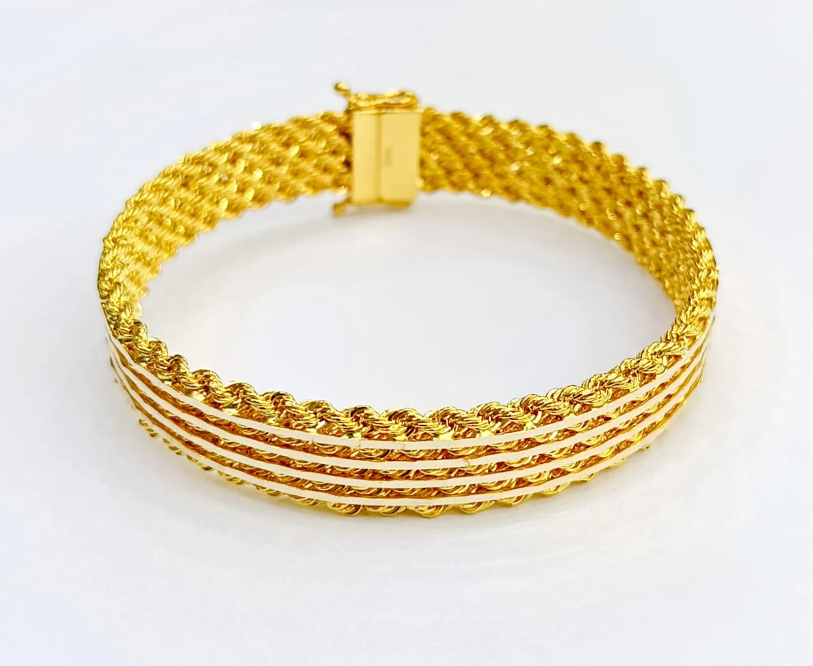 Favori Marka Desenli Kelepçe