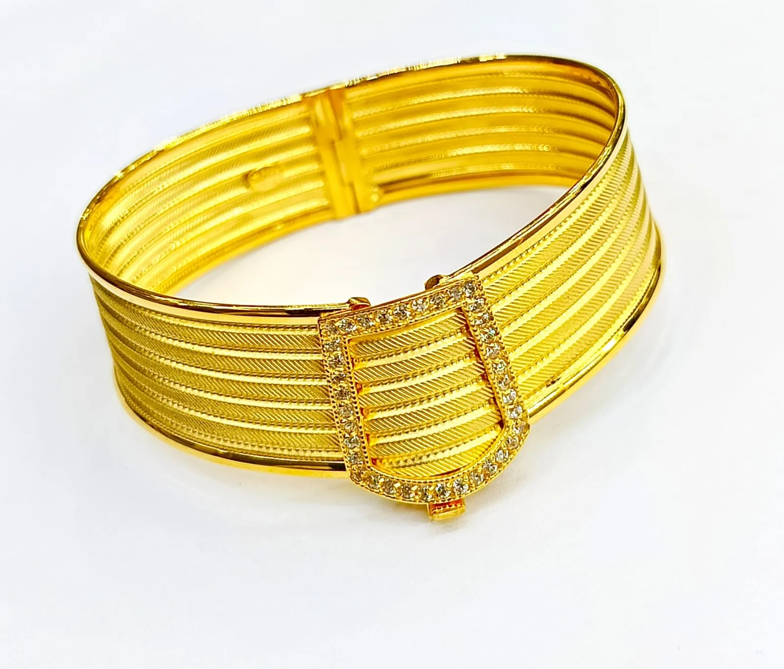 Favori Marka Taşlı Hasır Kelepçe