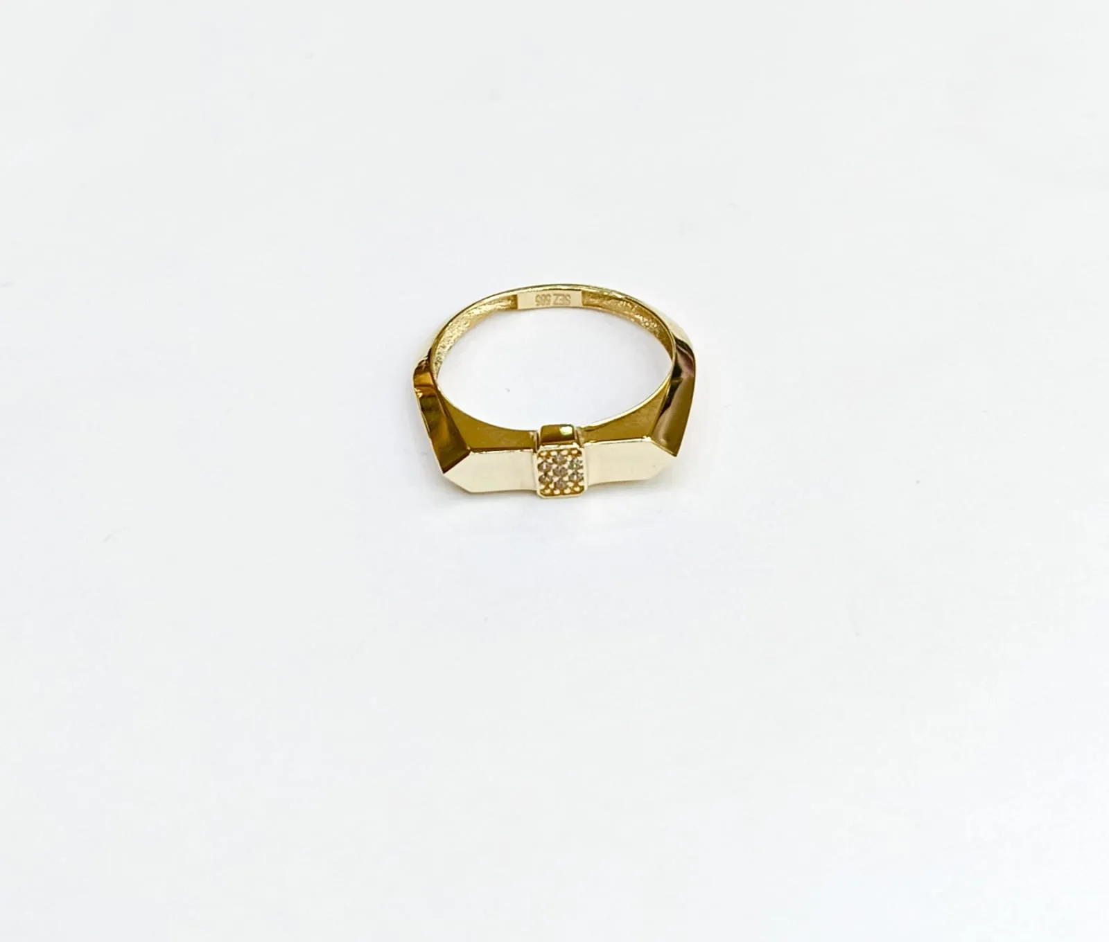 Favori Marka İtalyan Model Taşlı Yüzük