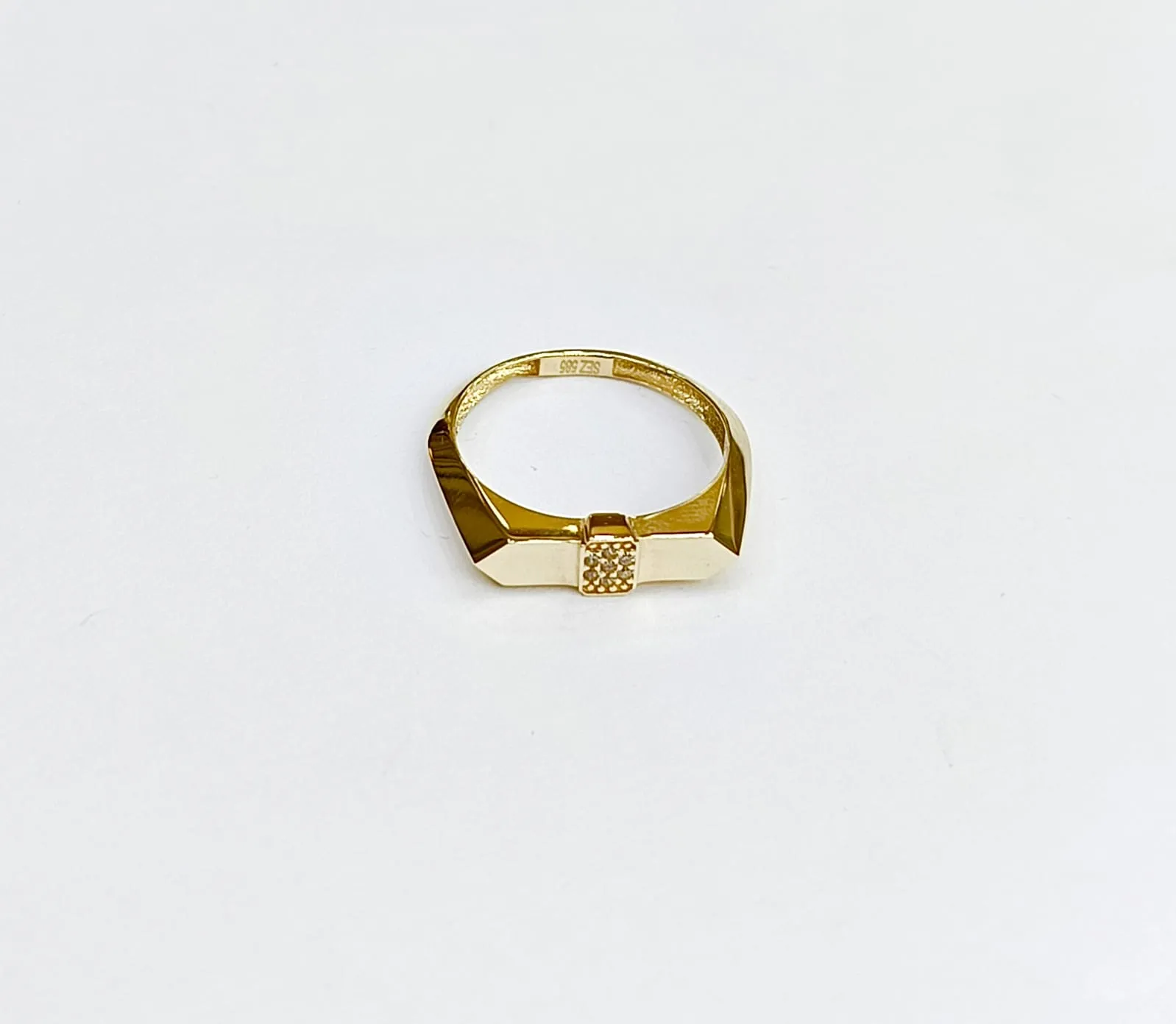 Favori Marka İtalyan Model Taşlı Yüzük