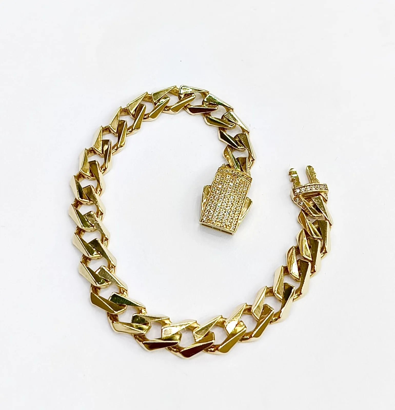 Favori Marka Gurmet Model Bileklik 