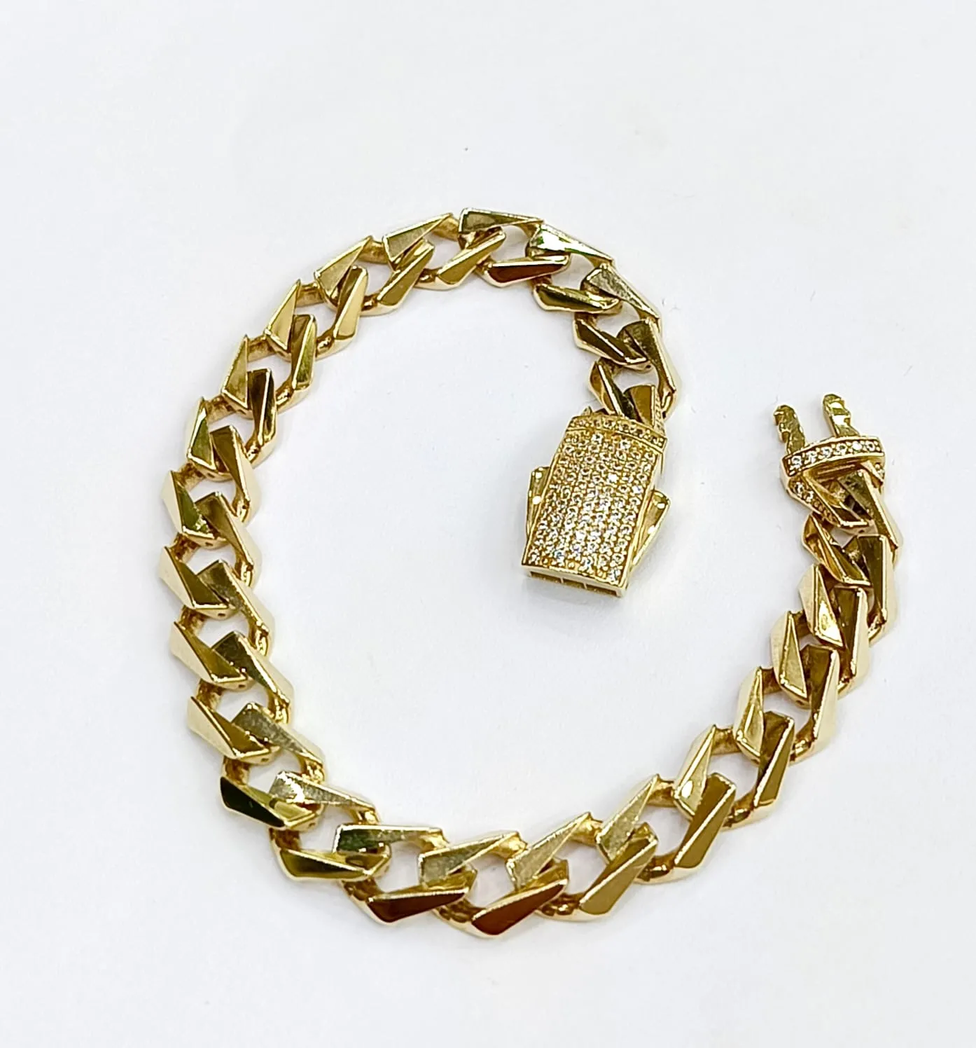 Favori Marka Gurmet Model Bileklik 