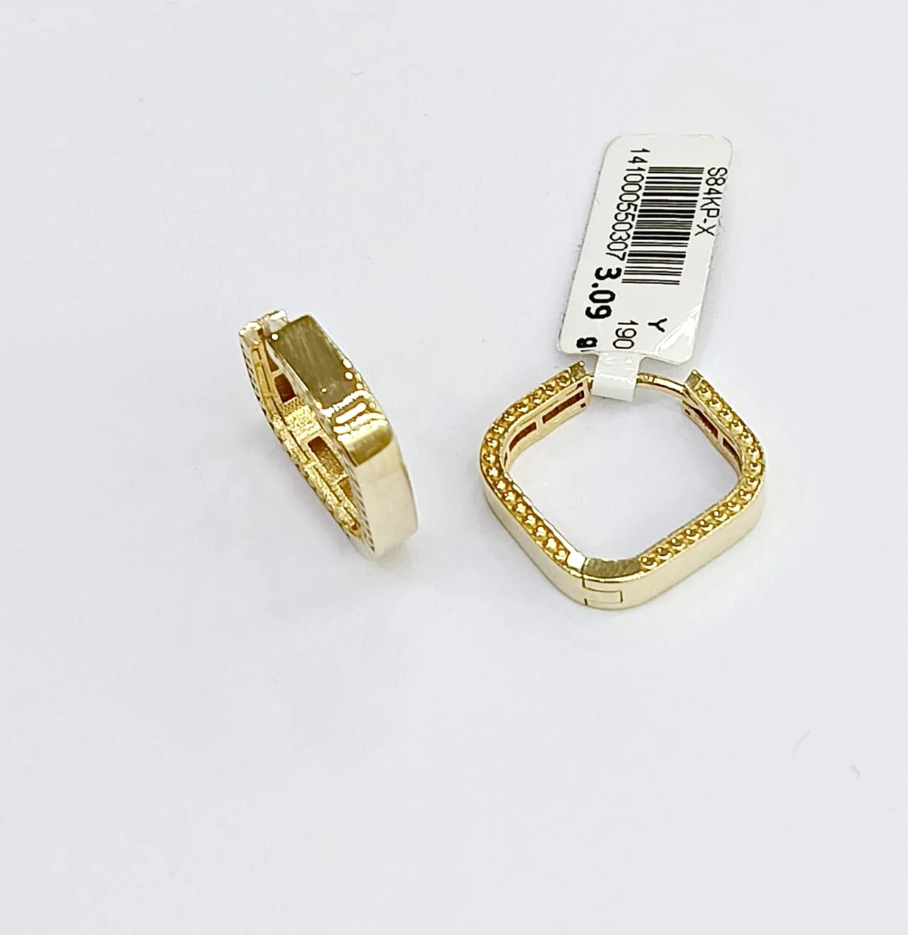 Favori Marka Kare Küpe