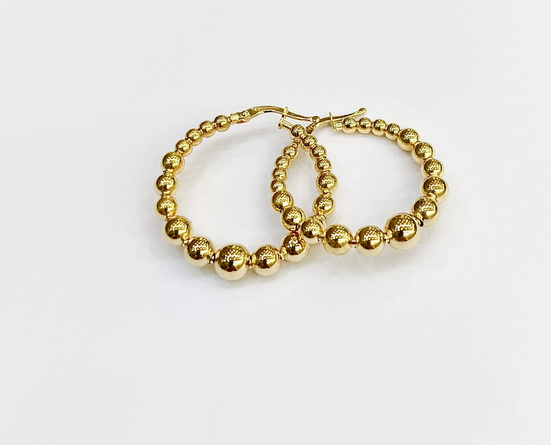 Favori Marka Fantezi Model Top Halka Küpe