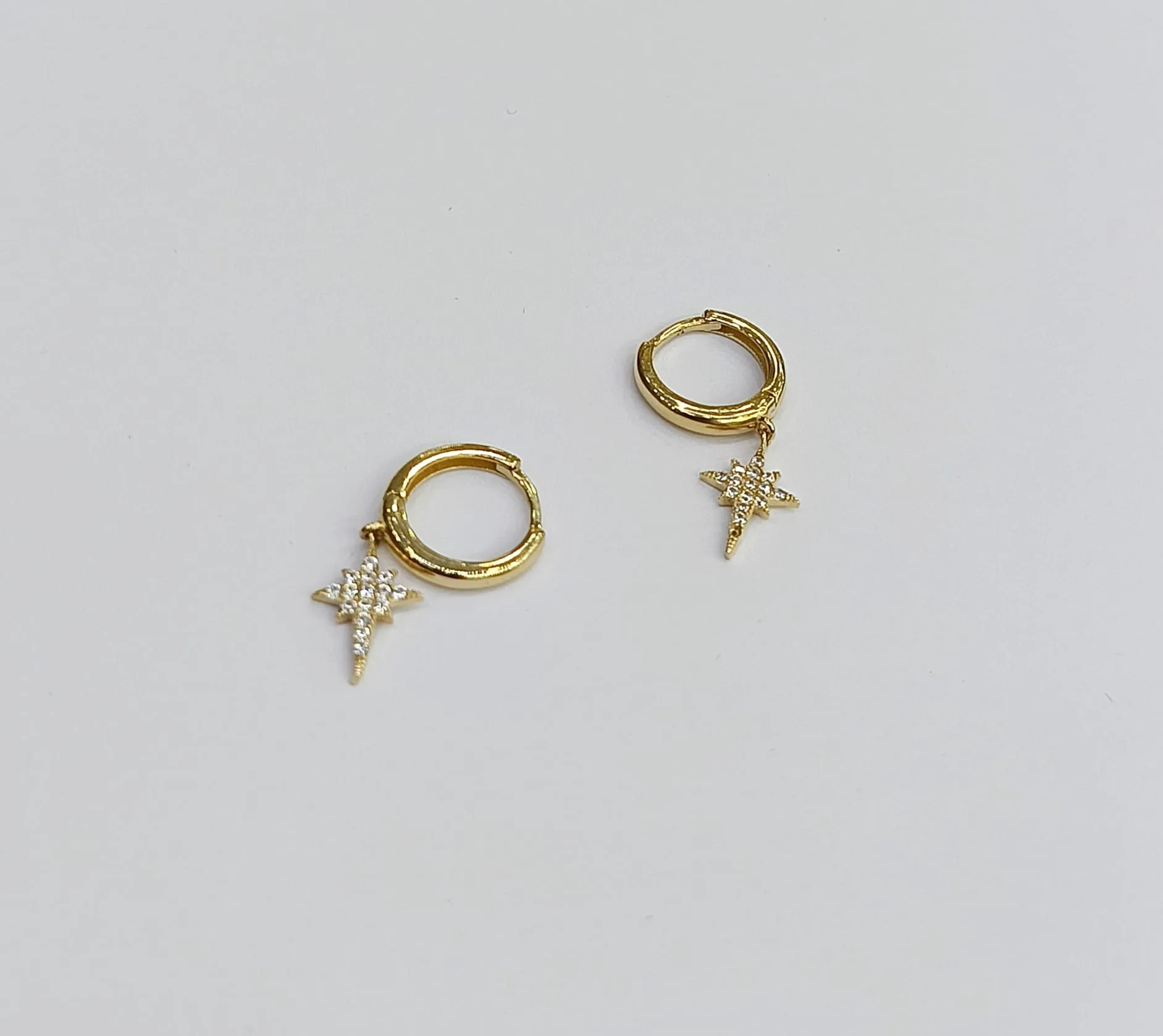 Favori Marka Kuzey Yıldızı Model Küpe