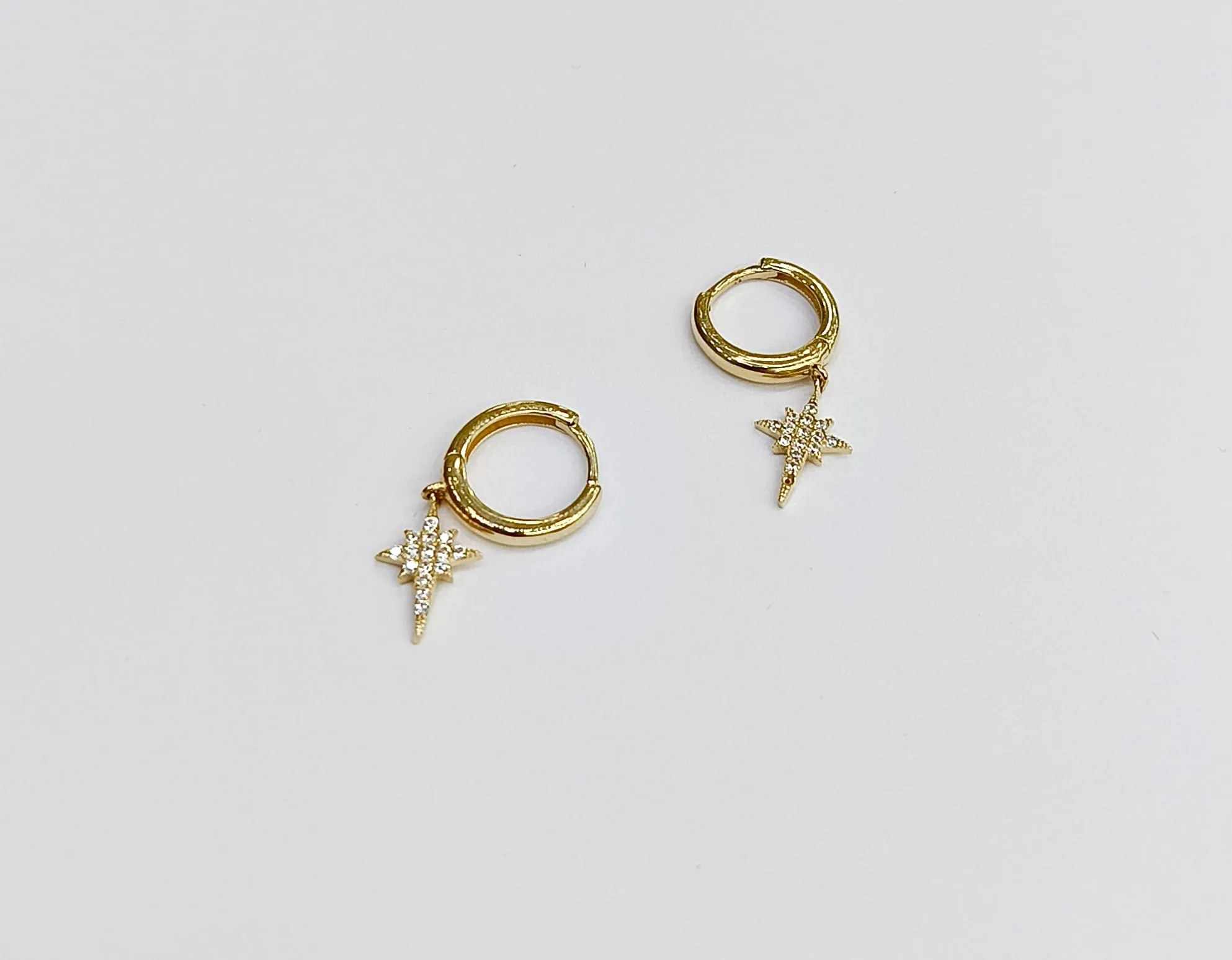 Favori Marka Kuzey Yıldızı Model Küpe