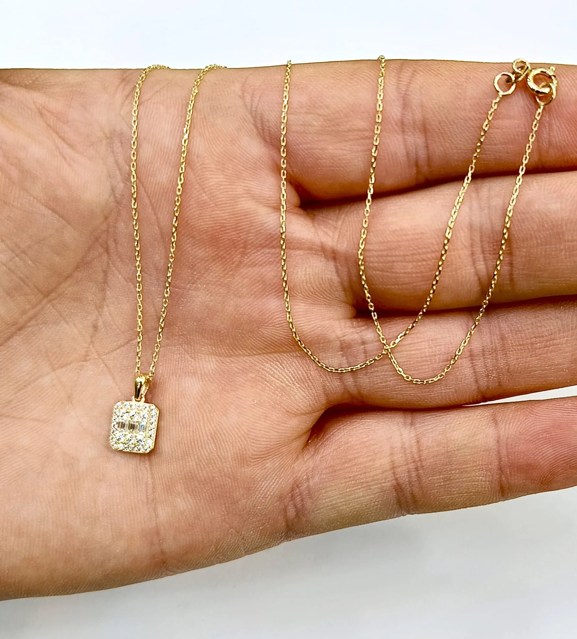 Favori Marka Baget Model Kolye