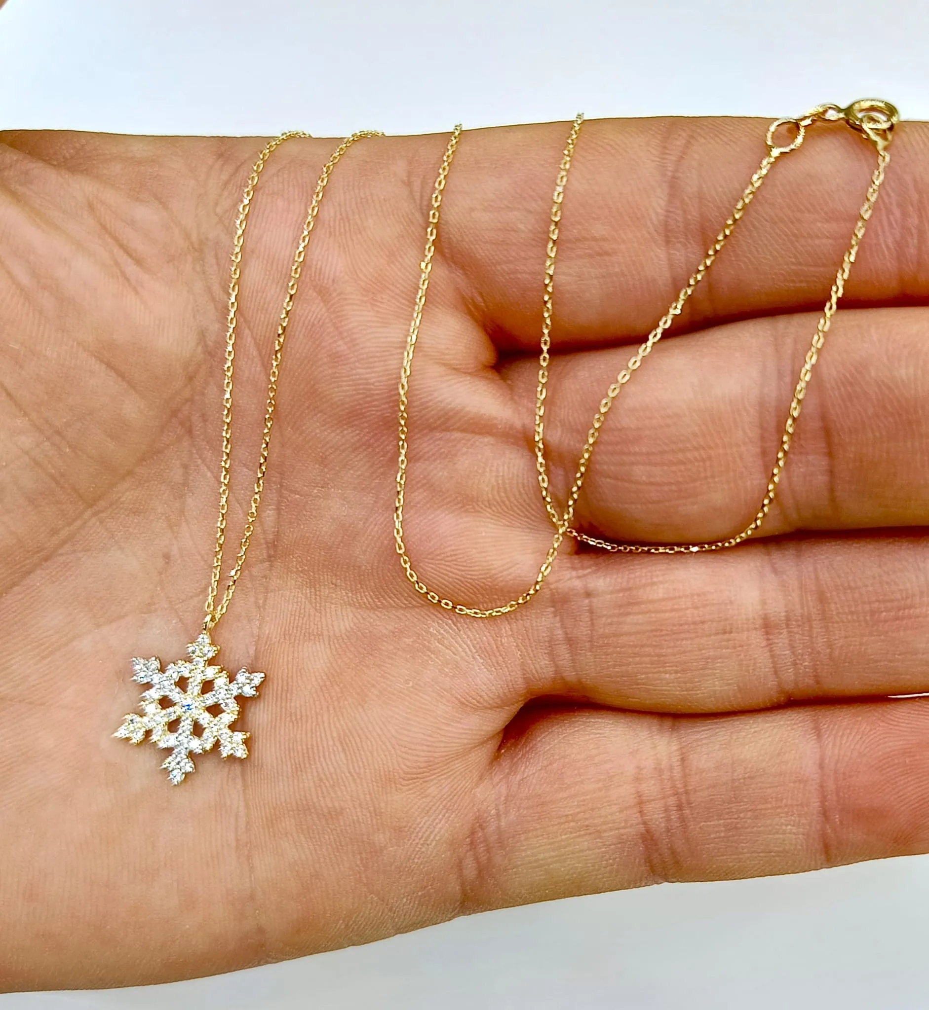 Favori Marka Kar Tanesi Model Kolye