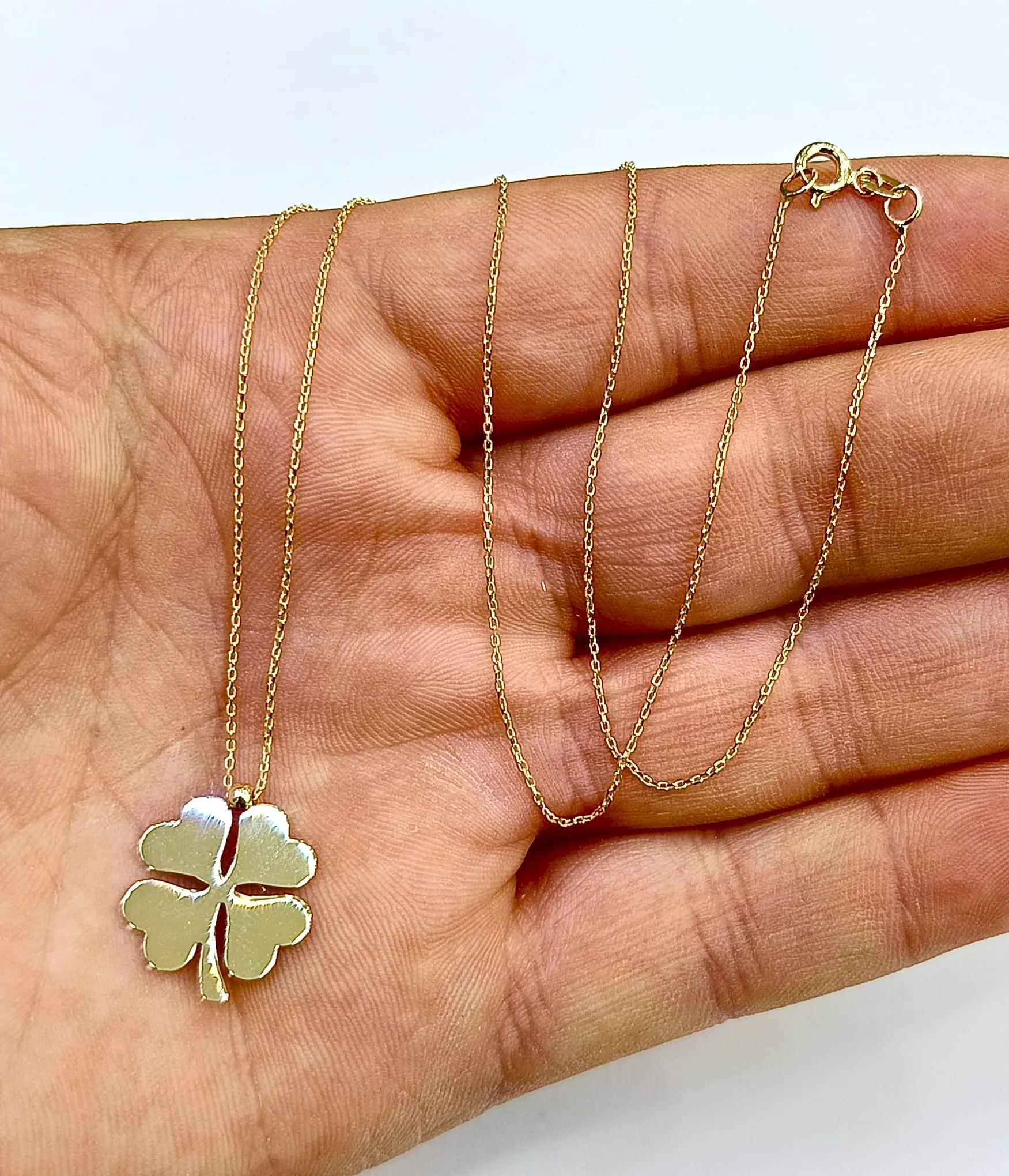 Favori Marka Yoncalı Kolye