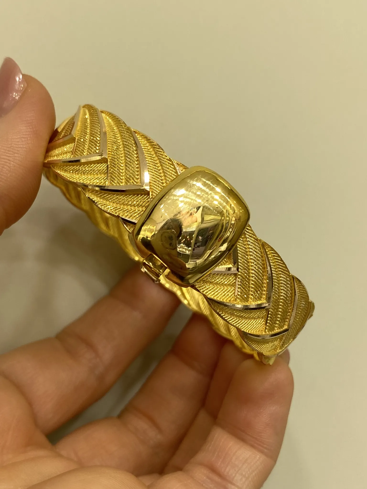 Favori Marka Desenli Kelepçe