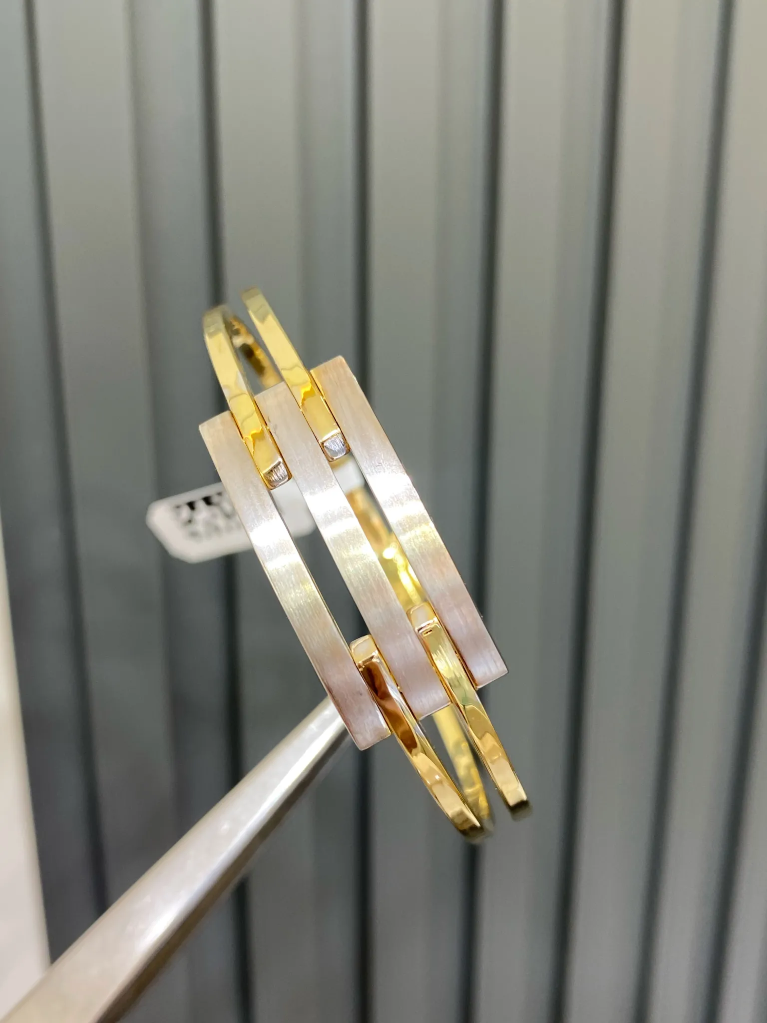 Favori Marka Kaburga Model Kelepçe