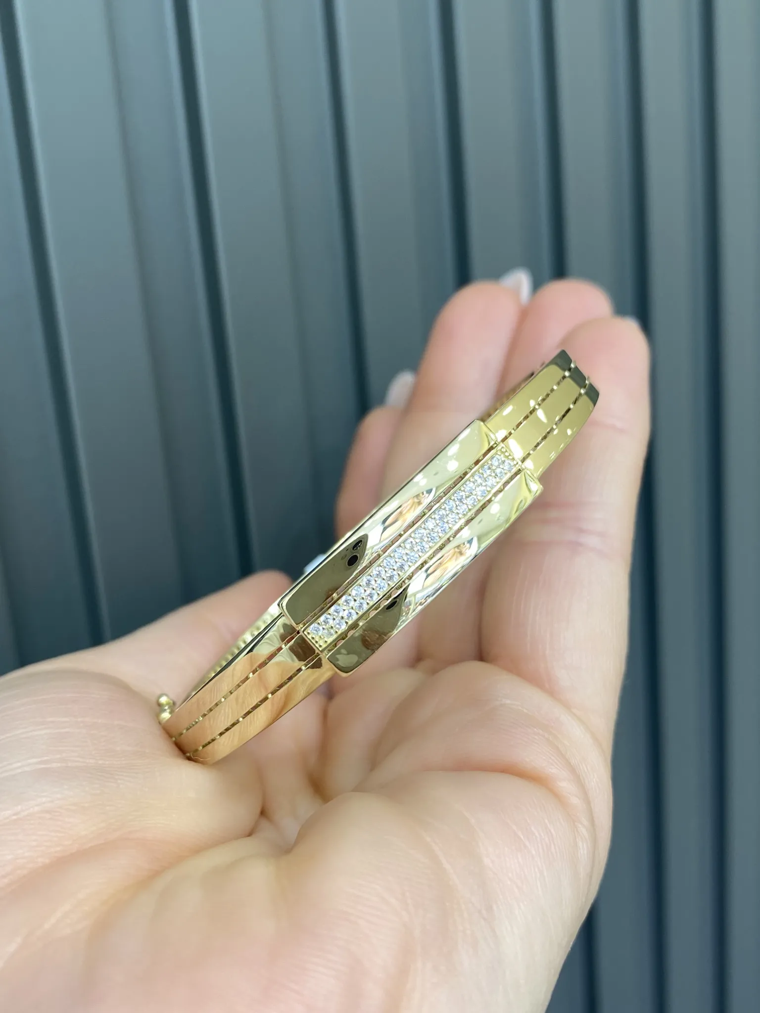 Favori Marka İtalyan Model Taşlı Kelepçe 