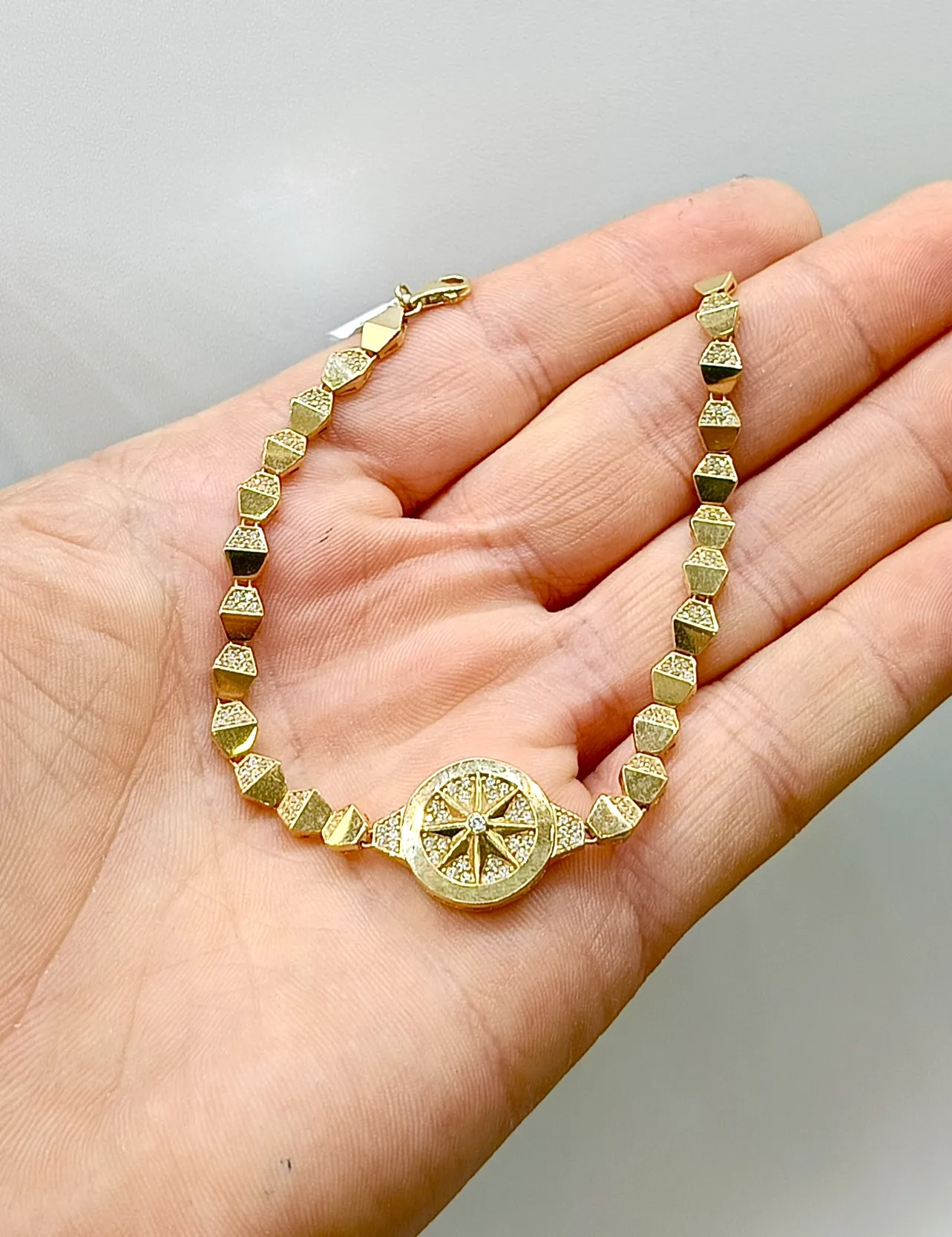 Favori Marka Kutup Yıldızı Model Bileklik