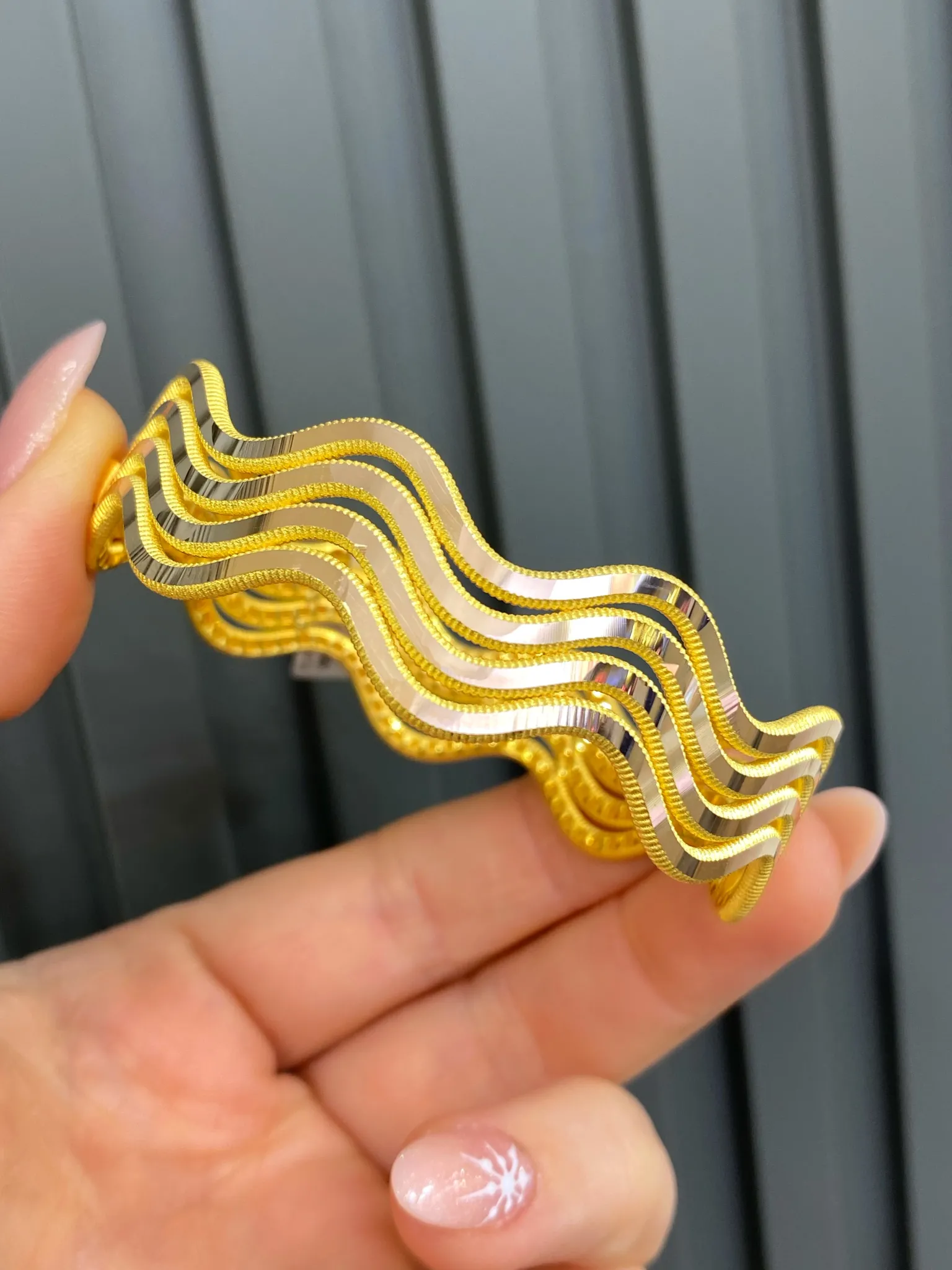 Favori Marka Ajda Model Zigzag Kelepçe