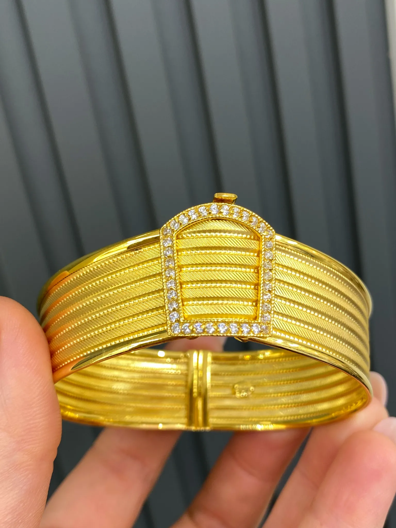 Favori Marka Taşlı Hasır Kelepçe