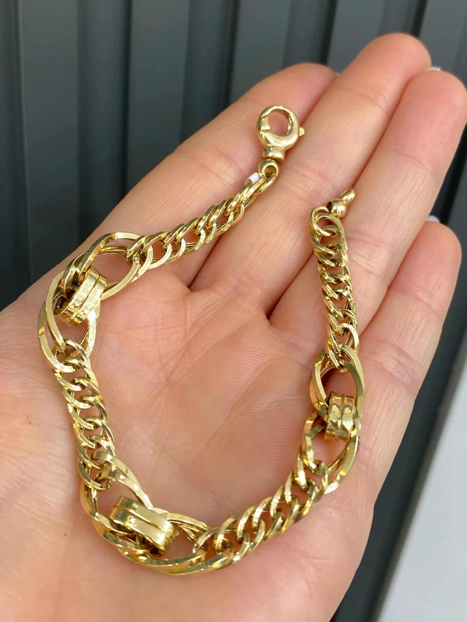 Favori Marka Hallow Model Bileklik 