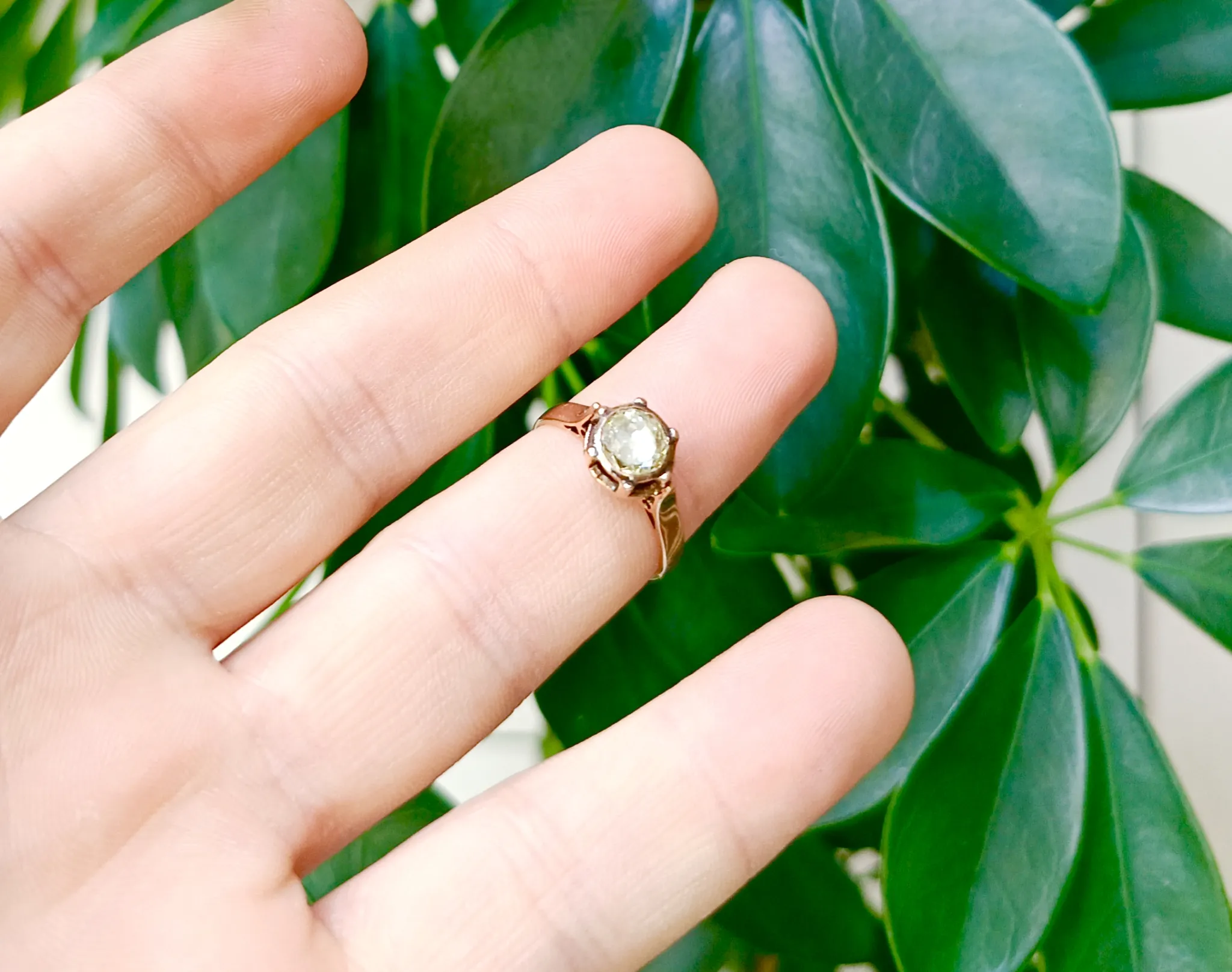 Büyük Elmas Pinsa Tektaş Model Yüzük