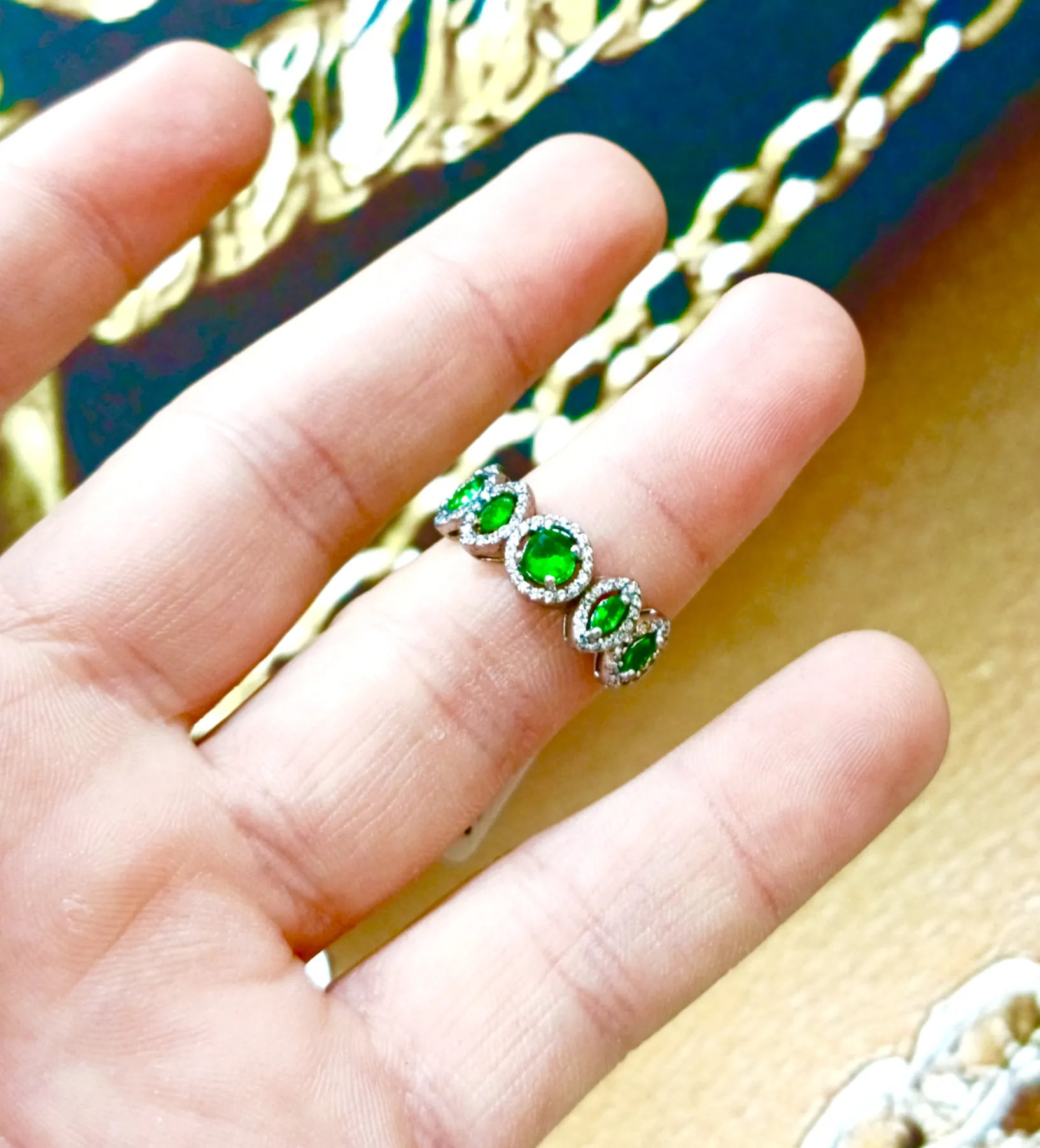 Platin Model Zümrüt Pırlanta Yüzük