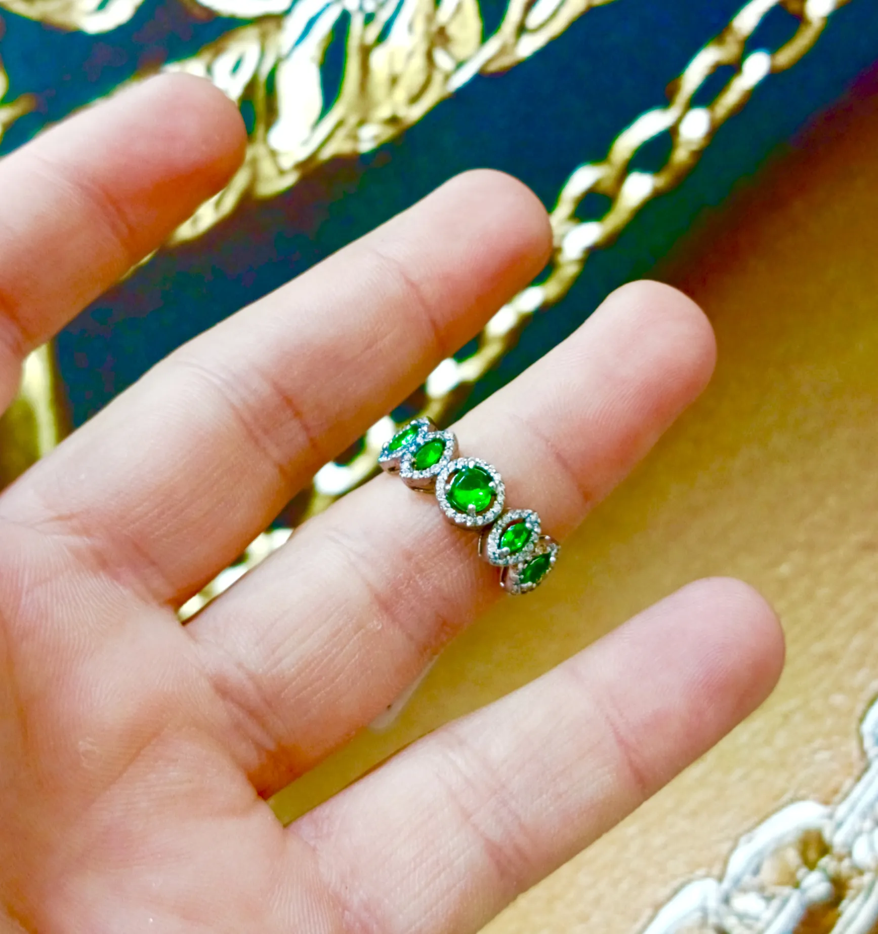 Platin Model Zümrüt Pırlanta Yüzük