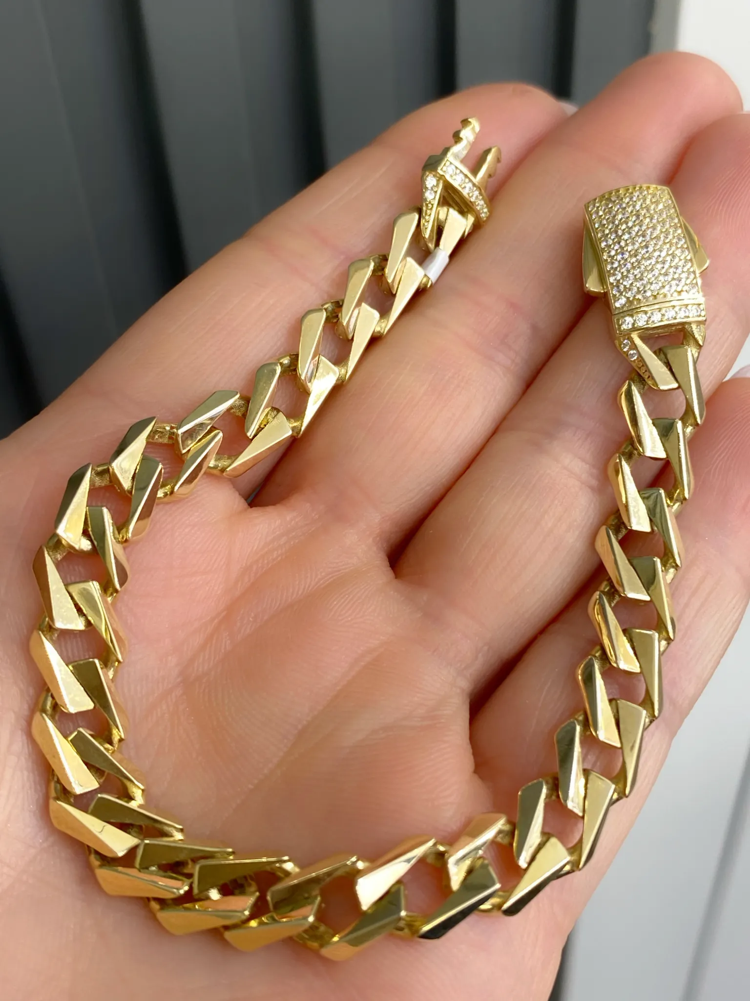 Favori Marka Gurmet Model Bileklik 