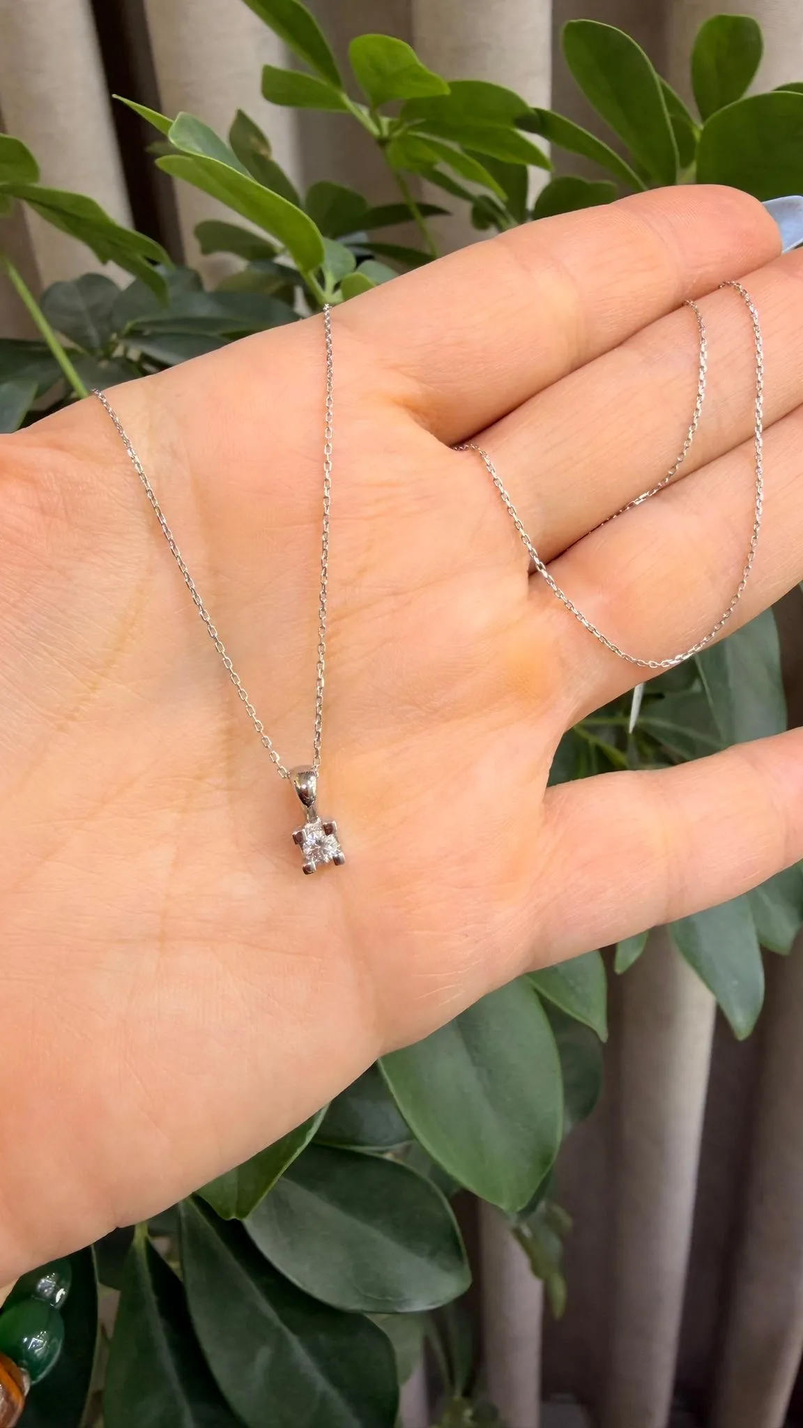 Pırlanta Taşlı Tektaş Kolye