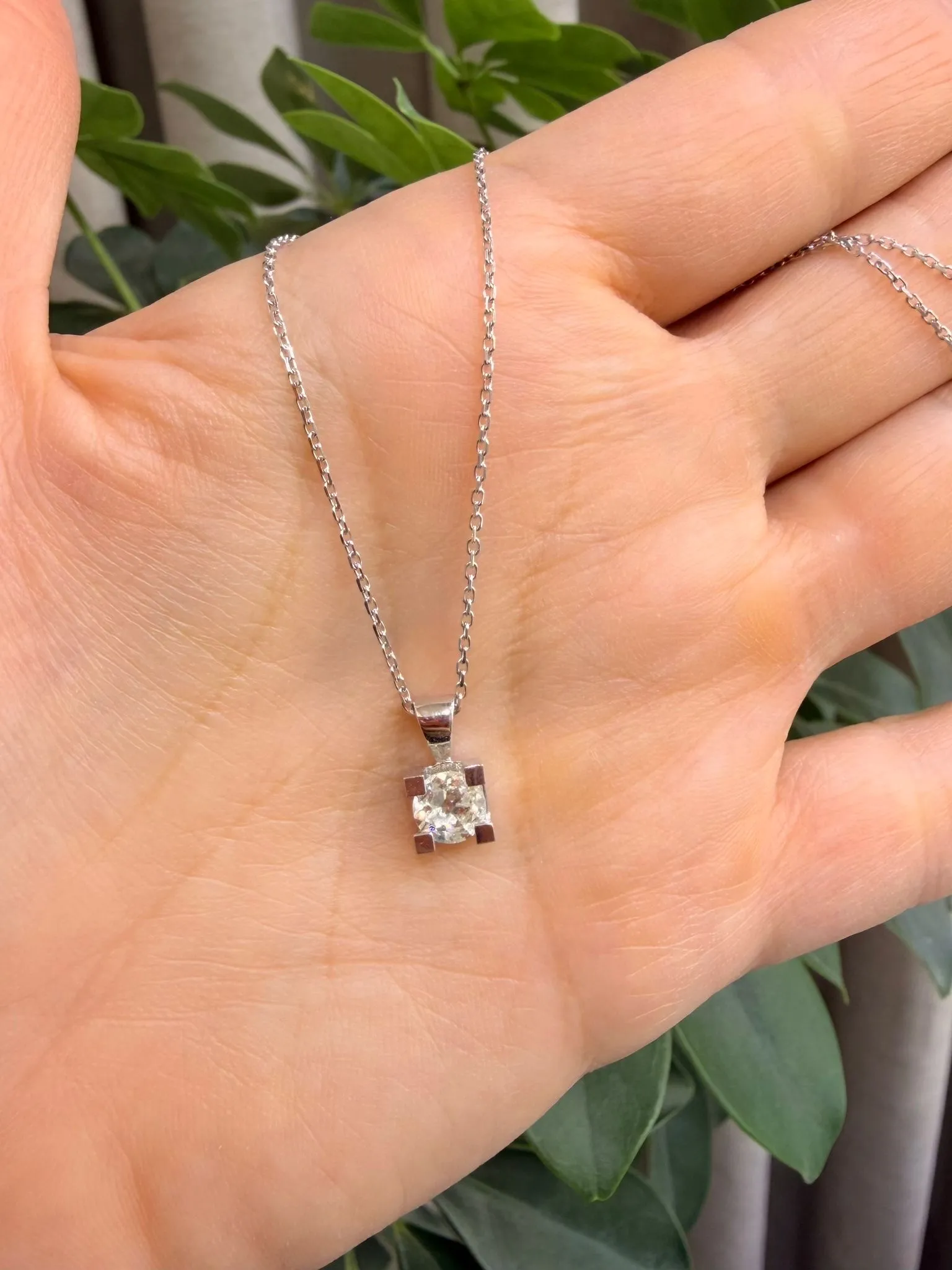 Pırlanta Taşlı Tektaş Kolye