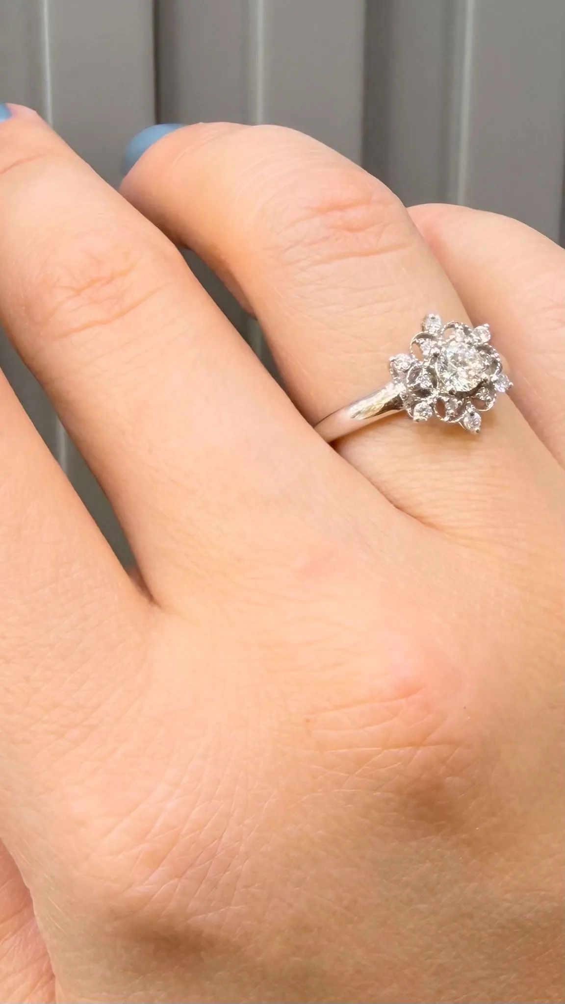 Pırlanta Taşlı Lotus Yüzük