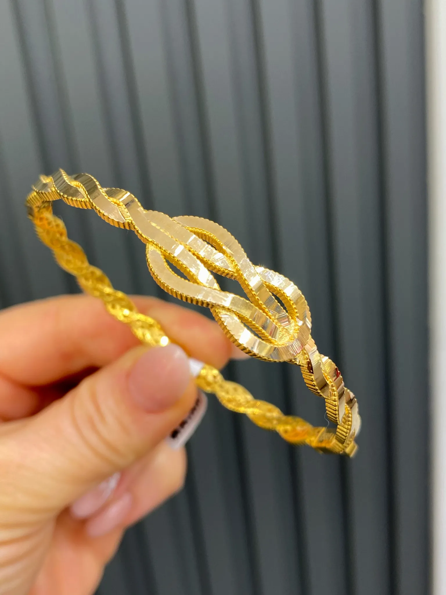 Favori Marka Aşk Düğümü Model Kelepçe