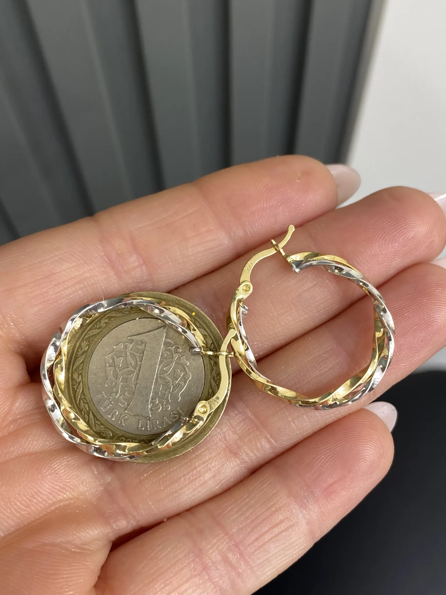 Favori Marka Çift Renk Halka Küpe 