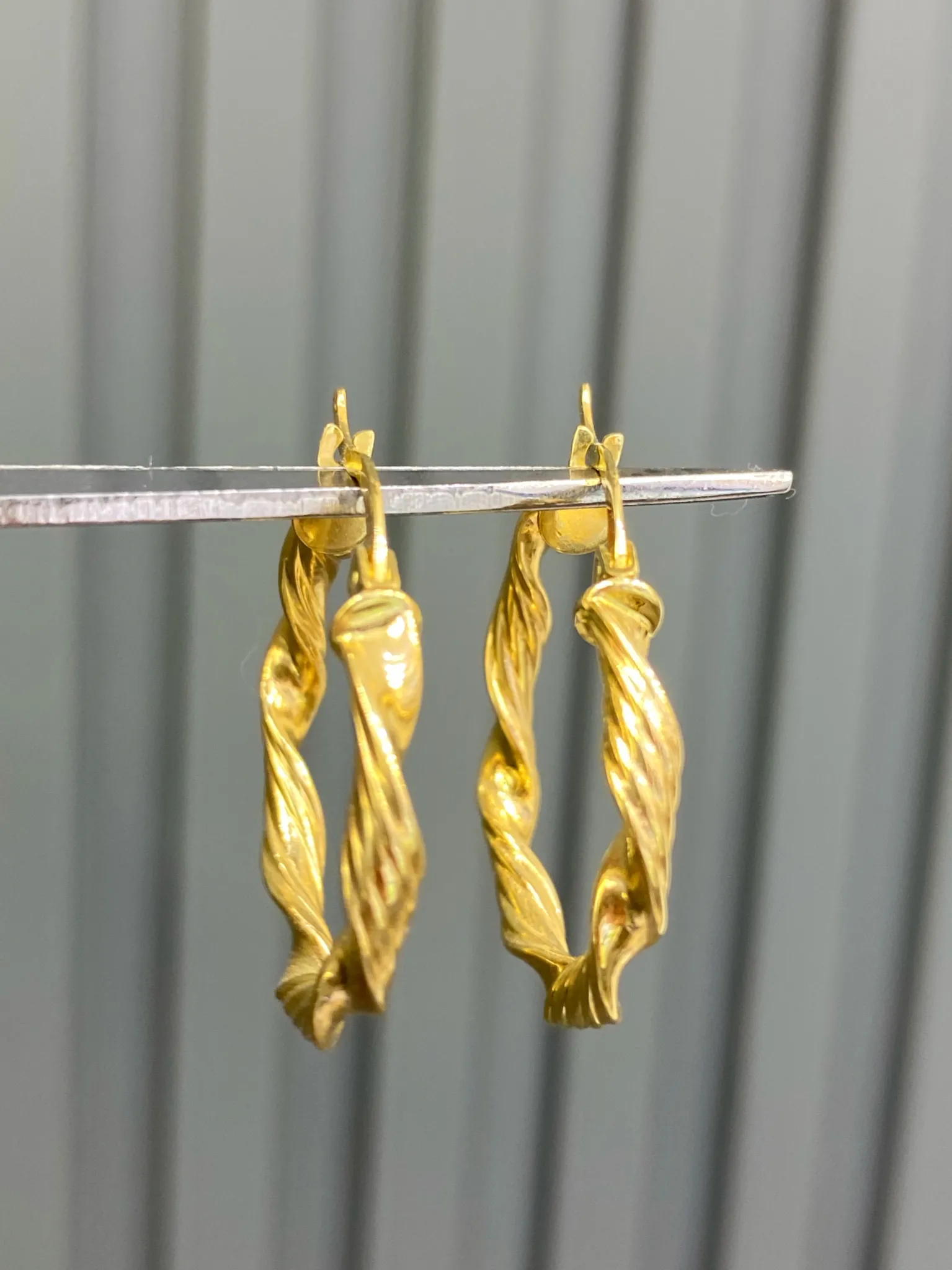 Favori Marka Halka Model Küpe