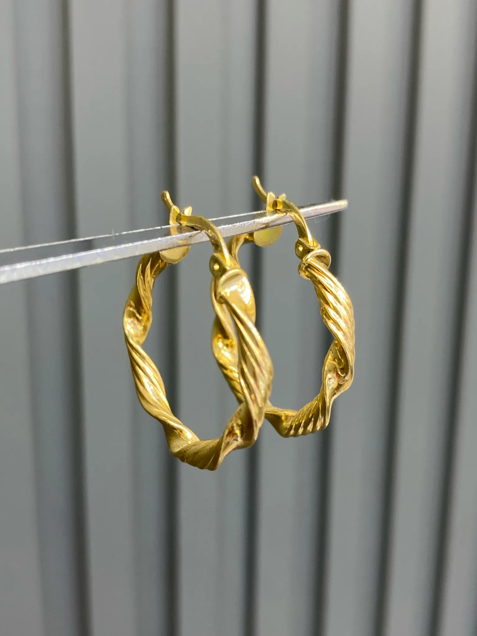 Favori Marka Halka Model Küpe