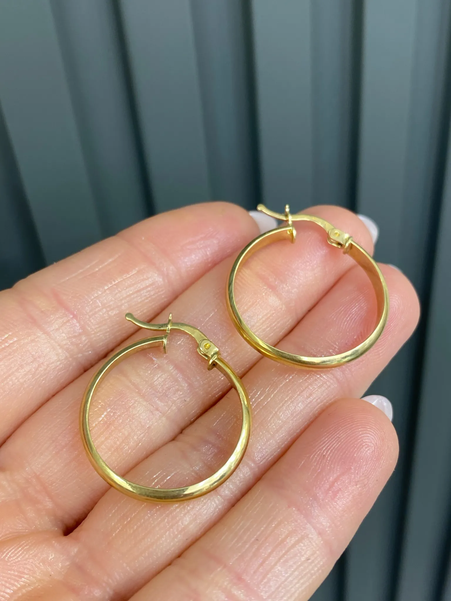 Favori Marka Halka Model Küpe