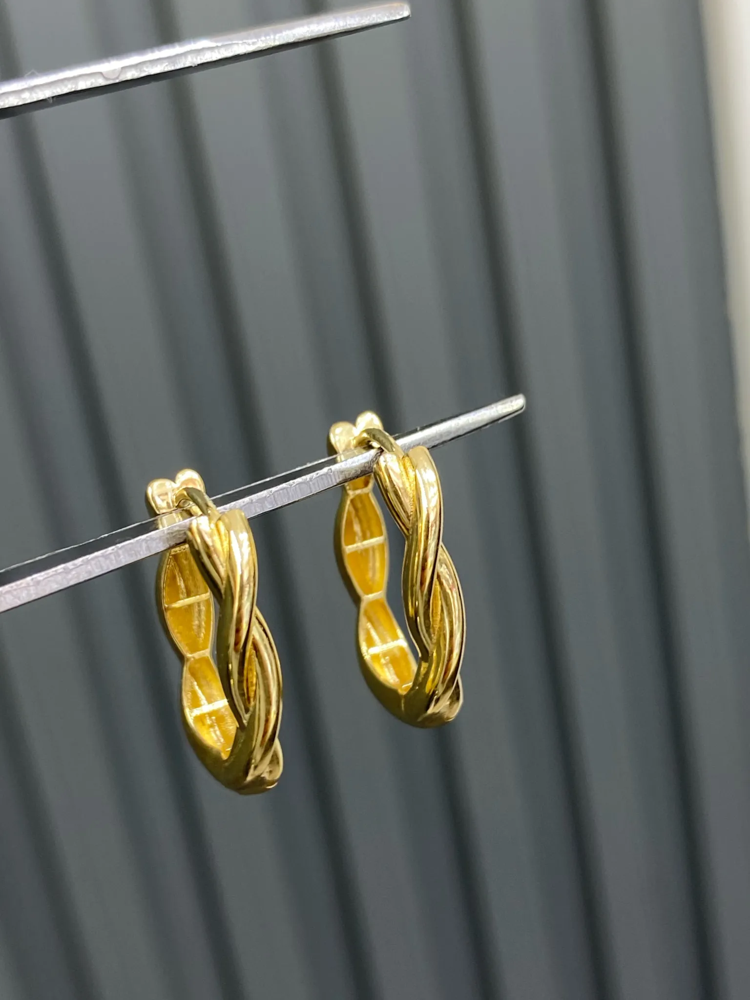 Favori Marka İtalyan Model Küpe