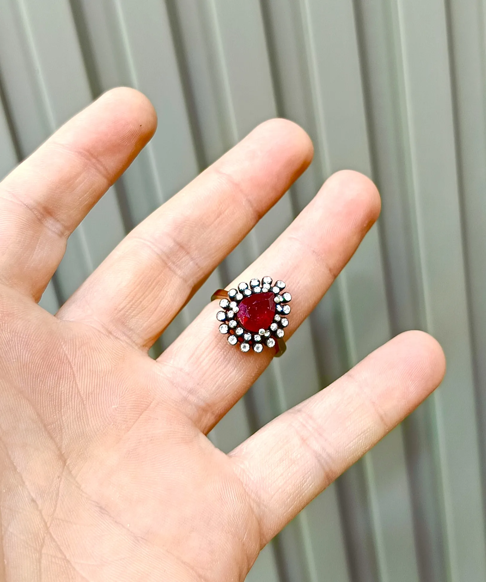 Antika Damla Yakut ve Elmas Taşlı Yüzük