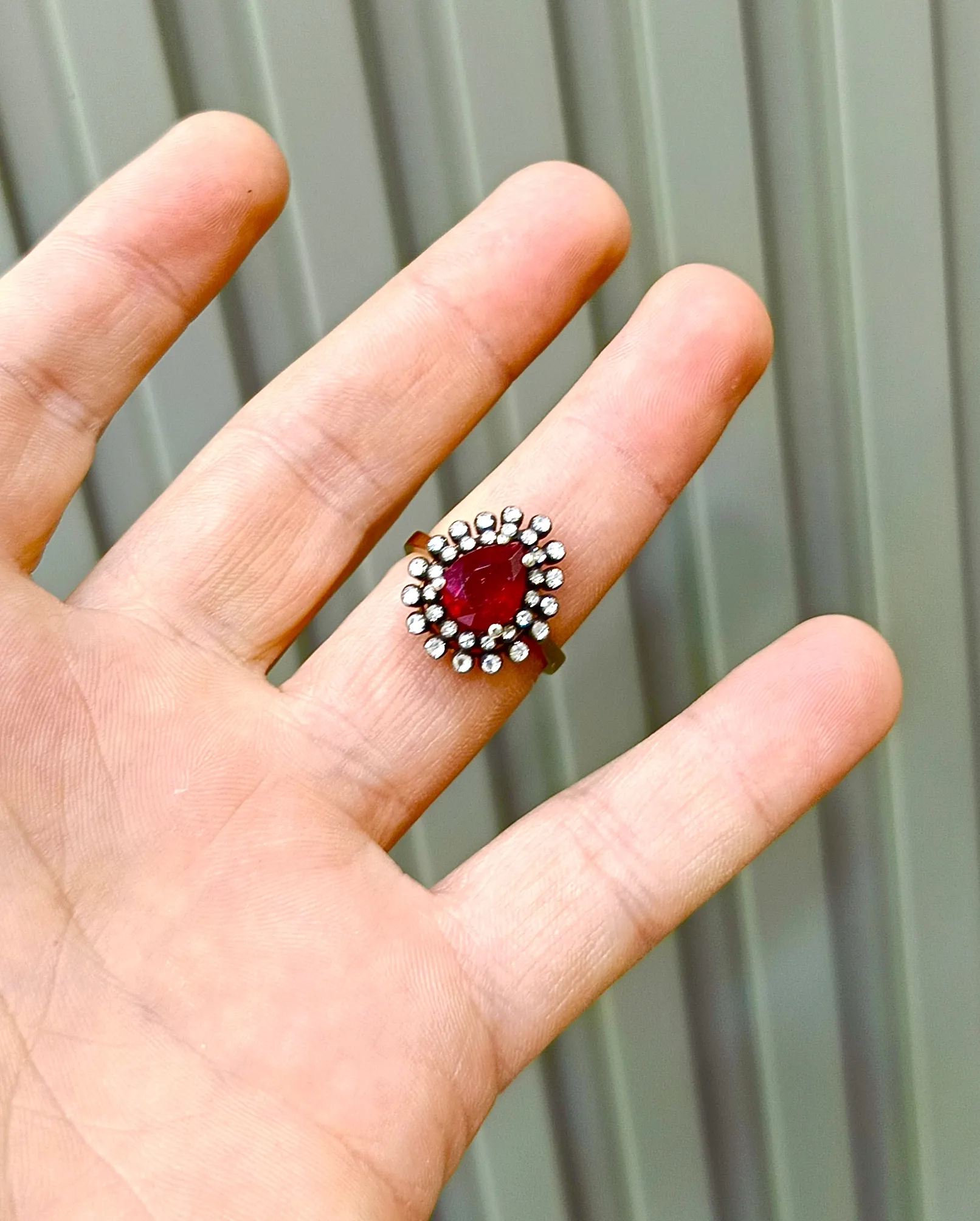 Antika Damla Yakut ve Elmas Taşlı Yüzük