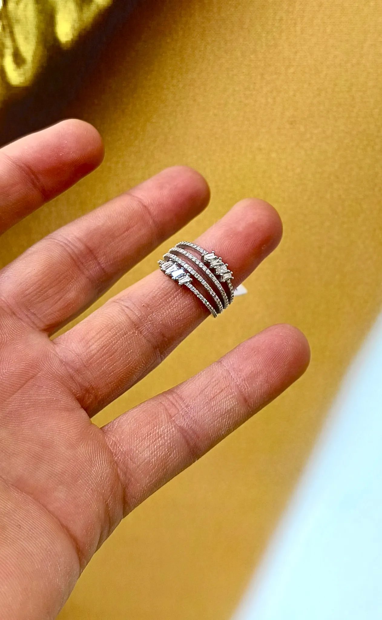 Tasarım Dört Sıralı Baget Pırlanta Yüzük