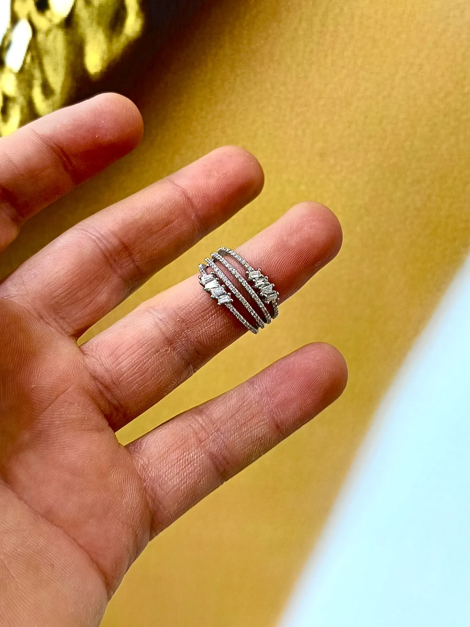 Tasarım Dört Sıralı Baget Pırlanta Yüzük