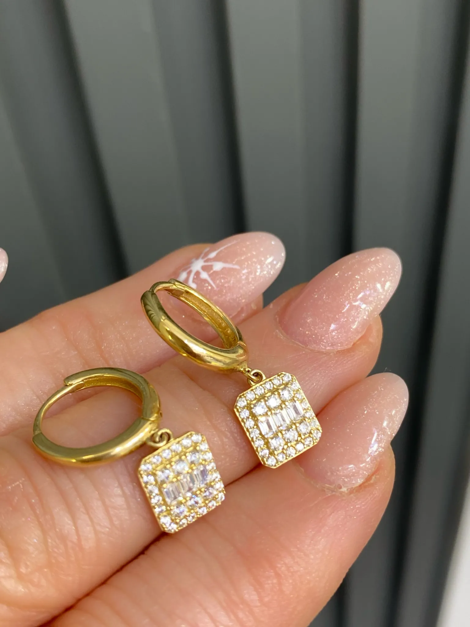 Favori Marka Baget Model Küpe