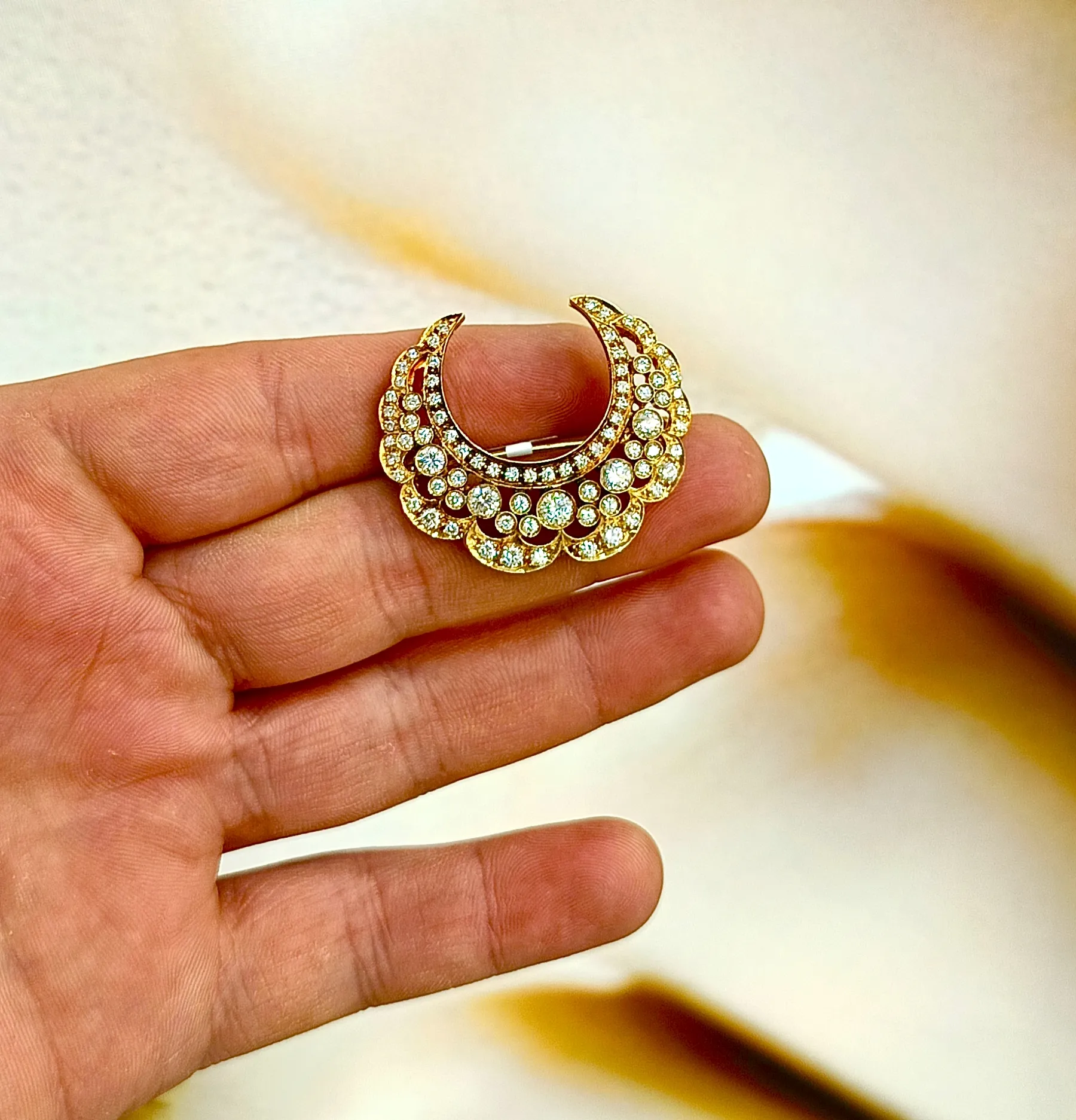 Antika Pırlanta Taşlı Özel Tasarım Ay Broş