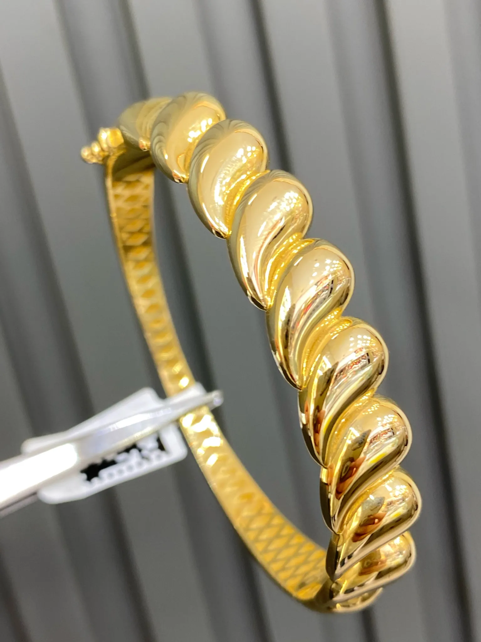 Favori Marka Damla Model Kelepçe