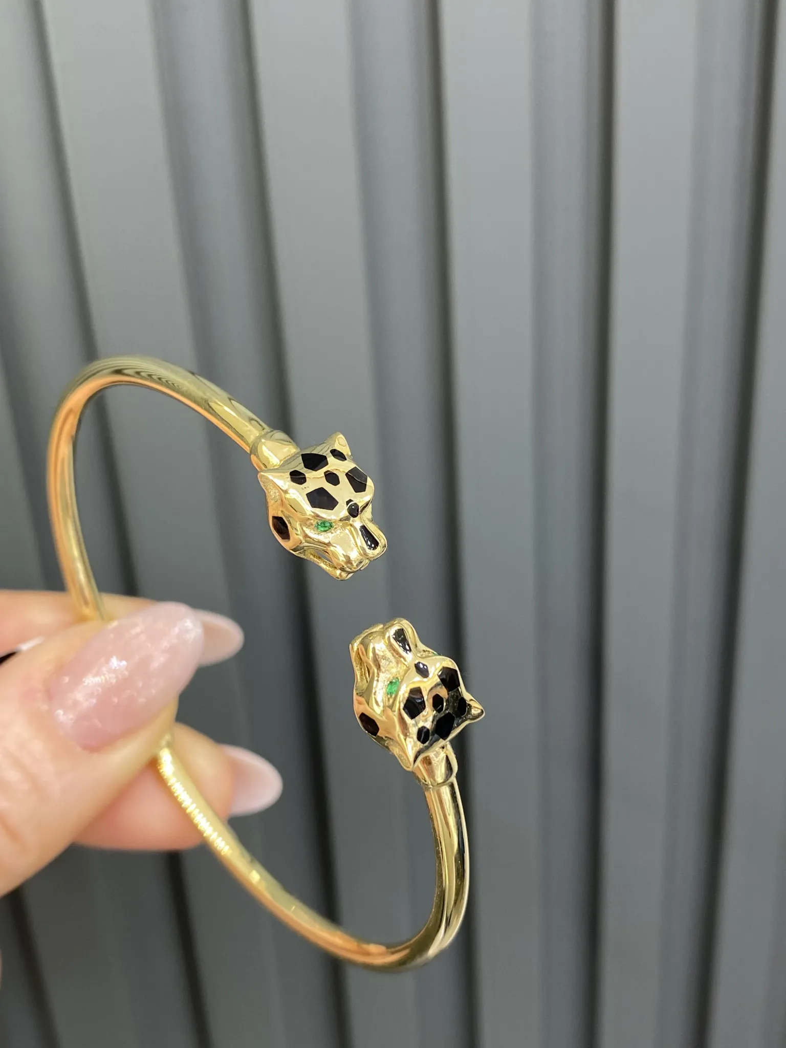 Favori Marka İtalyan Model Kelepçe