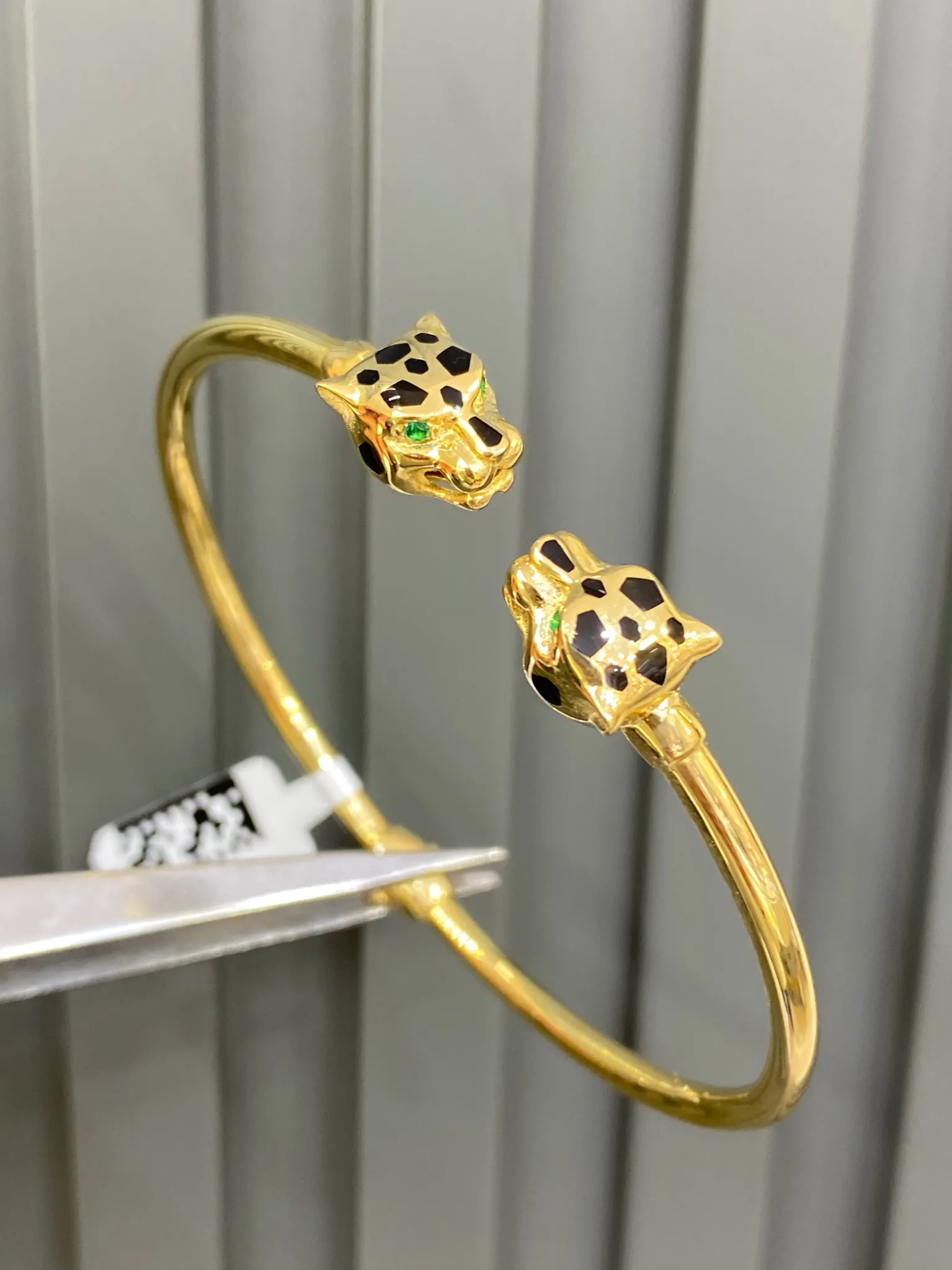 Favori Marka İtalyan Model Kelepçe