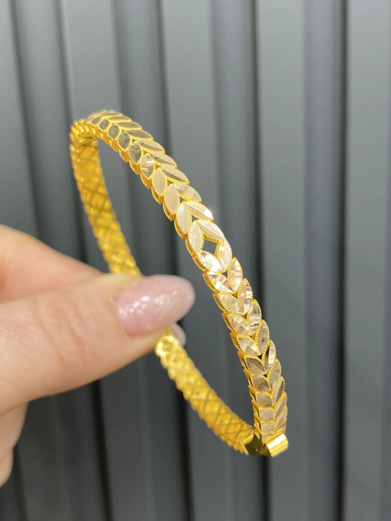 Favori Marka İtalyan Model Kelepçe 