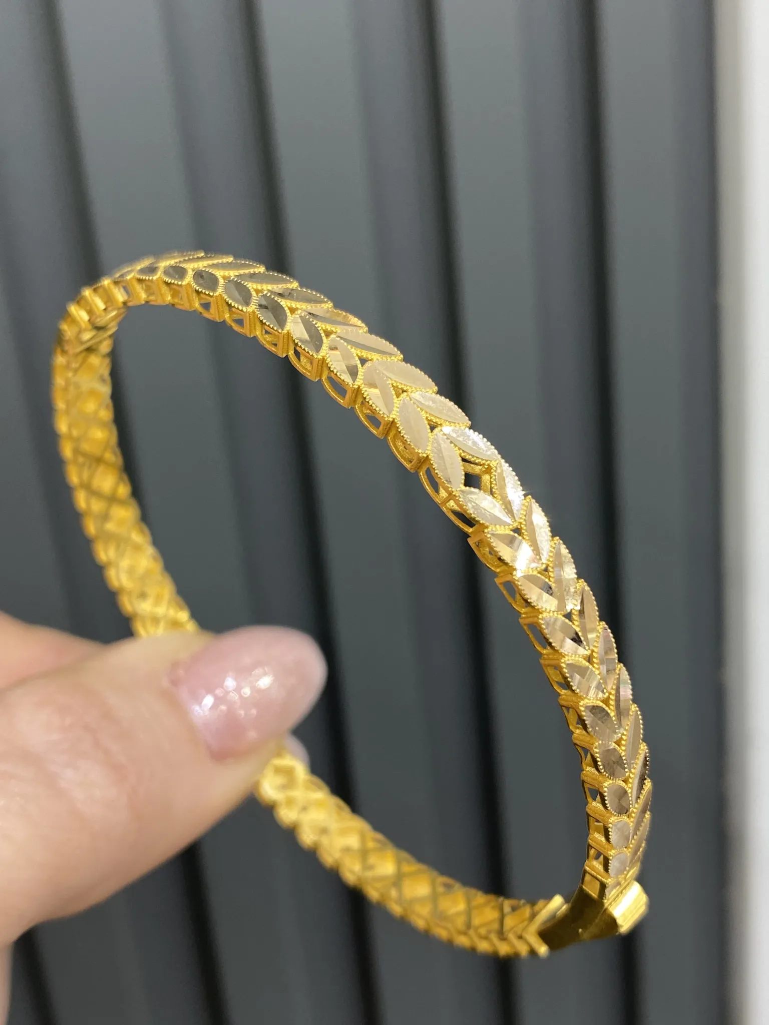 Favori Marka İtalyan Model Kelepçe 