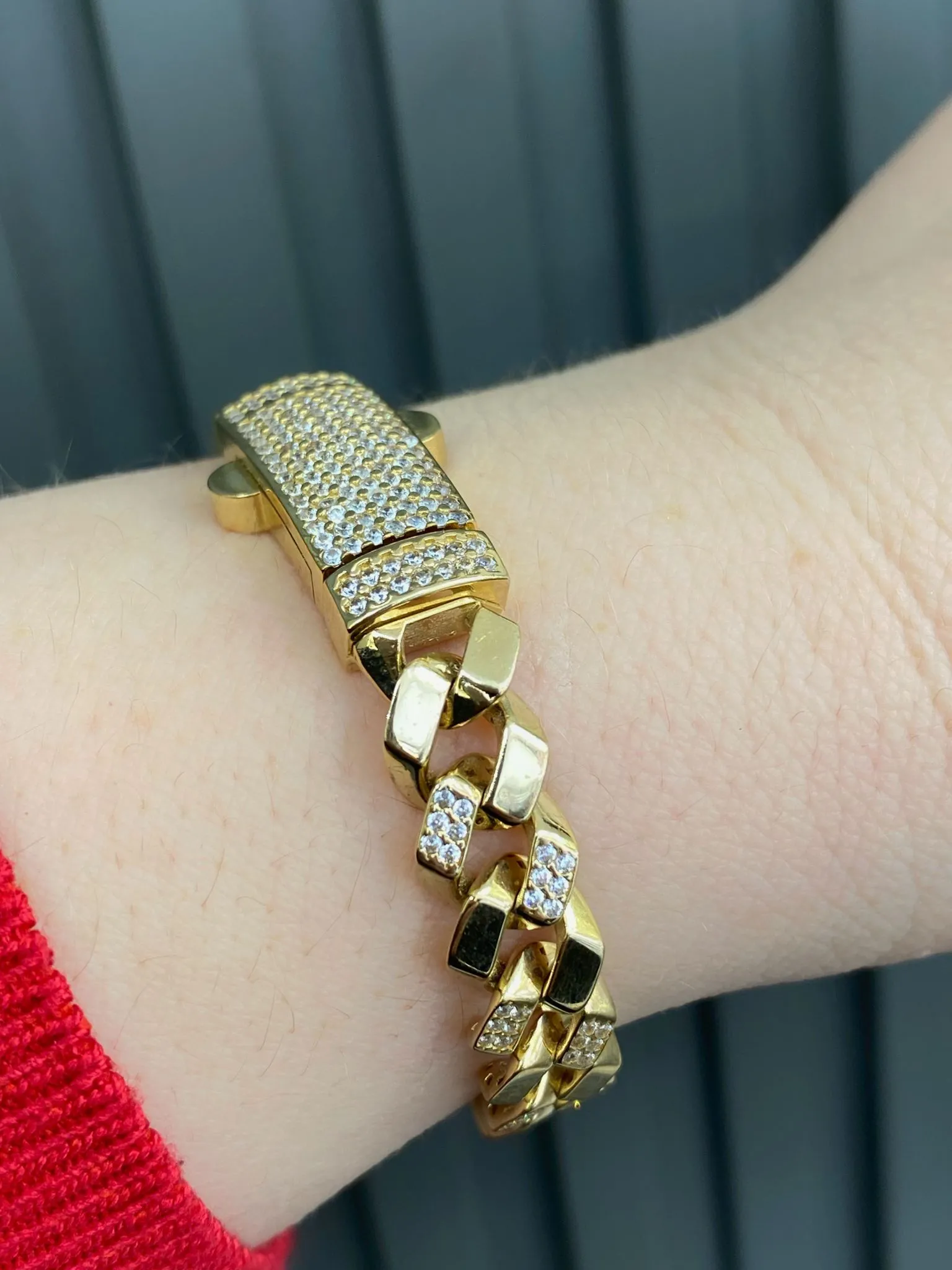 Favori Marka Taşlı Model Gurmet Bileklik 