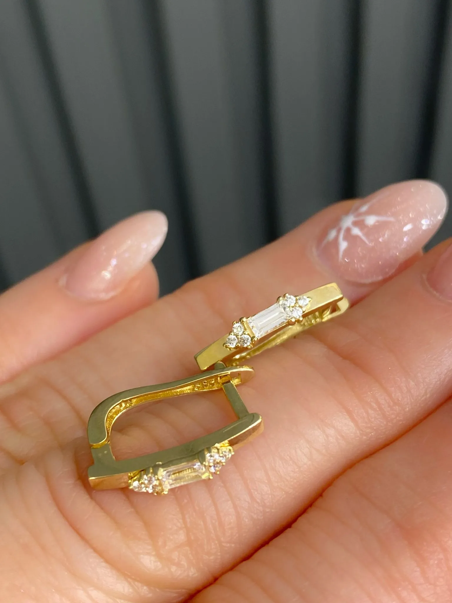 Favori Marka Baget Model Küpe